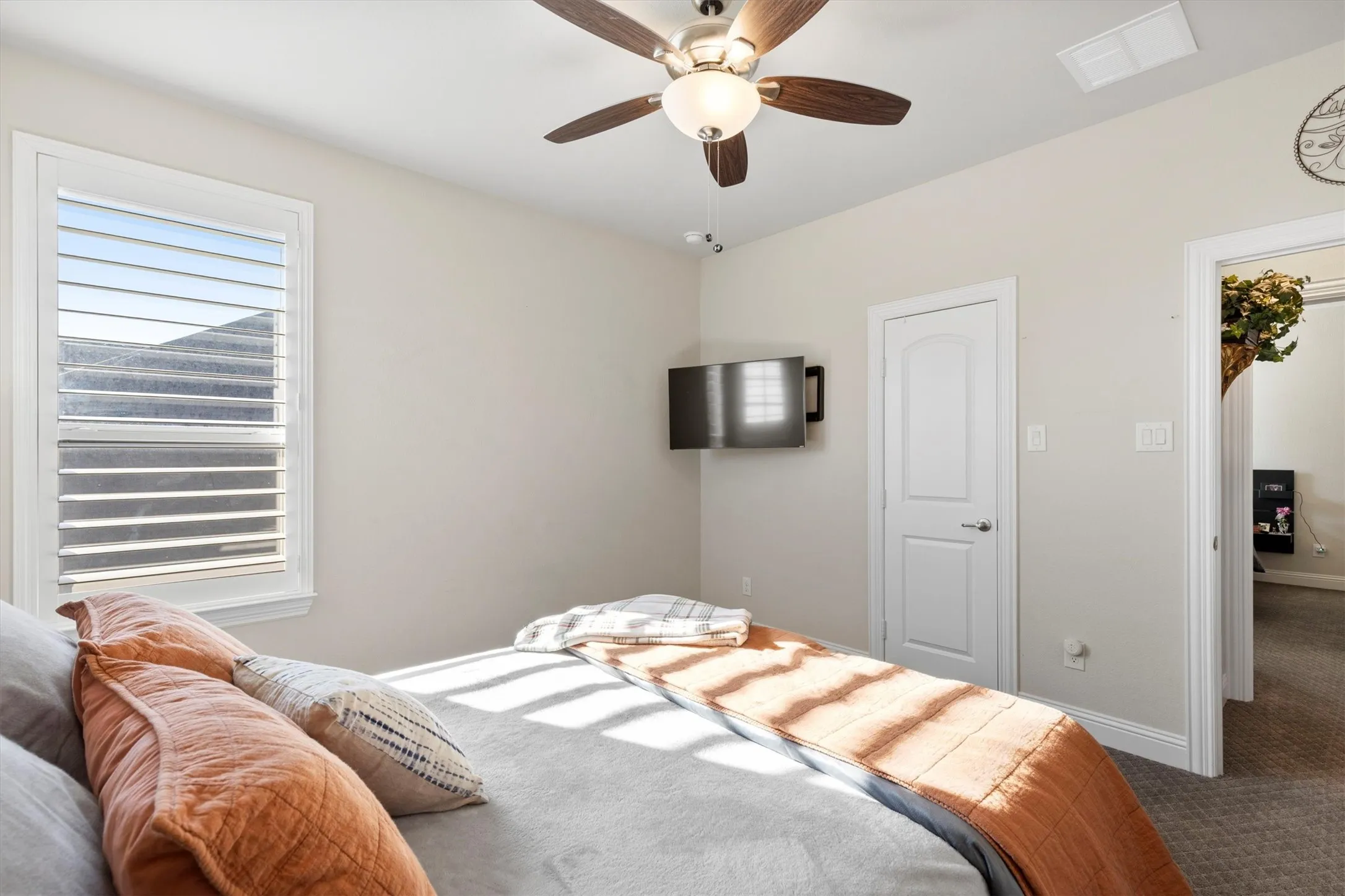 Single Family Residence For Sale in Collin County , 1870 Star Trace Parkway, Prosper, Texas 75078, 5 Bedroom, 5 Bathroom, 3 Garage spaces, 4,636 Sqft, built in 2020, Preowned, Price $1,395,000, mls#21152056, Real Estate Agent in Prosper, Homes For Sale in Collin county, Homes For Sale in Prosper, Realtor in Prosper Texas, Real Estate Brokerage Independent Realty Texas, Luminita Cordes Realtor