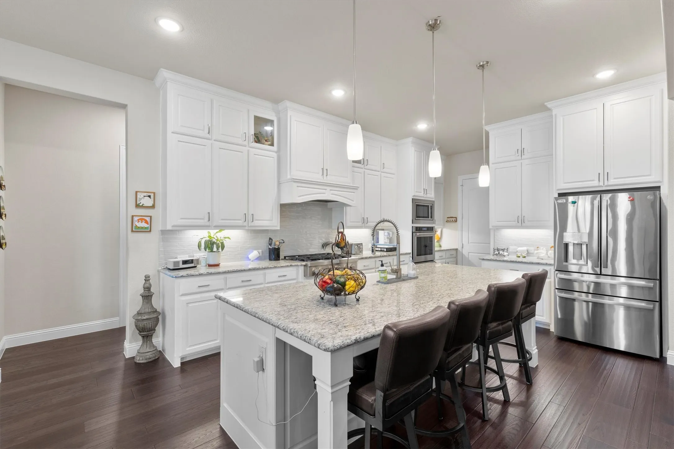 Single Family Residence For Sale in Collin County , 1870 Star Trace Parkway, Prosper, Texas 75078, 5 Bedroom, 5 Bathroom, 3 Garage spaces, 4,636 Sqft, built in 2020, Preowned, Price $1,395,000, mls#21152056, Real Estate Agent in Prosper, Homes For Sale in Collin county, Homes For Sale in Prosper, Realtor in Prosper Texas, Real Estate Brokerage Independent Realty Texas, Luminita Cordes Realtor