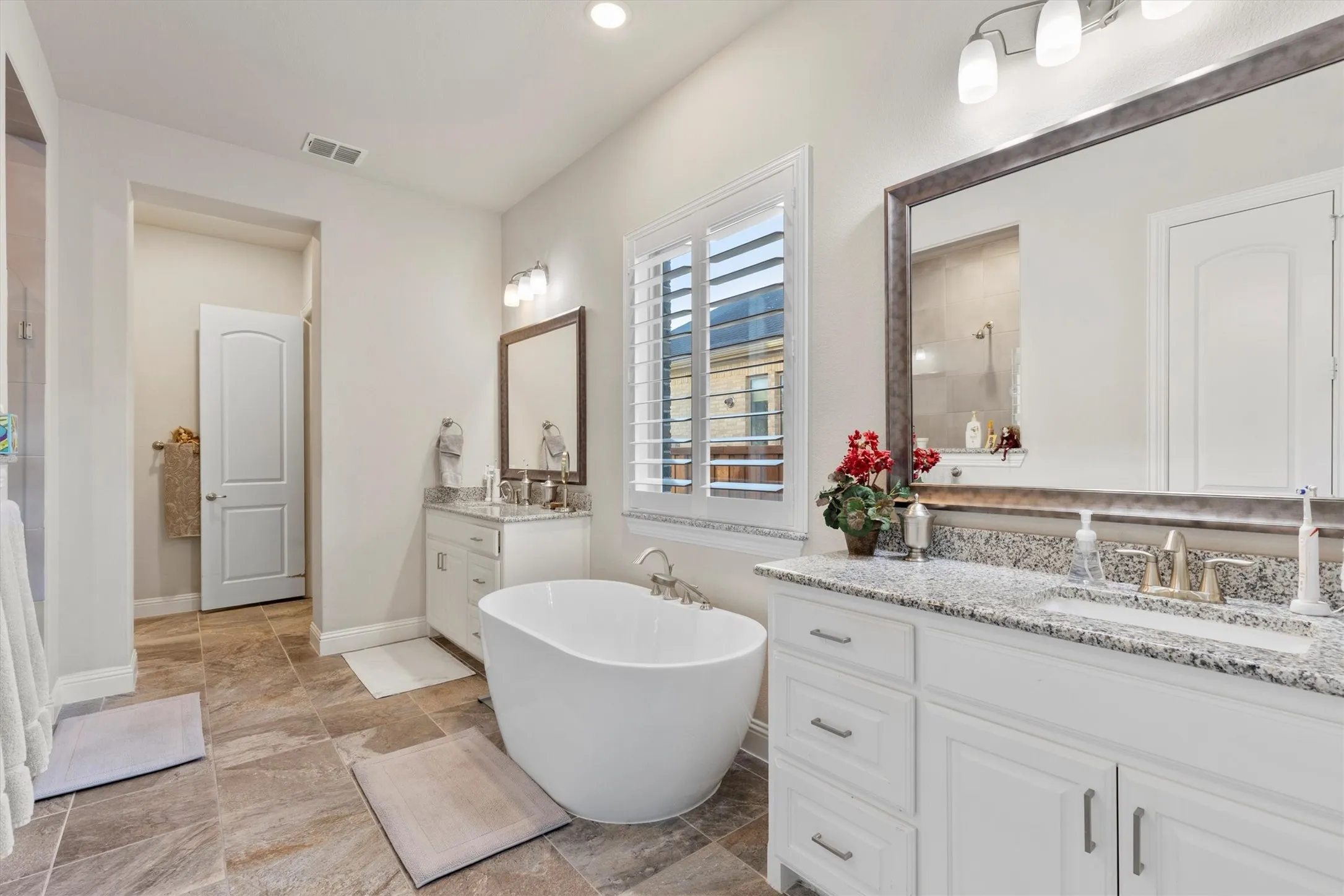 Single Family Residence For Sale in Collin County , 1870 Star Trace Parkway, Prosper, Texas 75078, 5 Bedroom, 5 Bathroom, 3 Garage spaces, 4,636 Sqft, built in 2020, Preowned, Price $1,395,000, mls#21152056, Real Estate Agent in Prosper, Homes For Sale in Collin county, Homes For Sale in Prosper, Realtor in Prosper Texas, Real Estate Brokerage Independent Realty Texas, Luminita Cordes Realtor