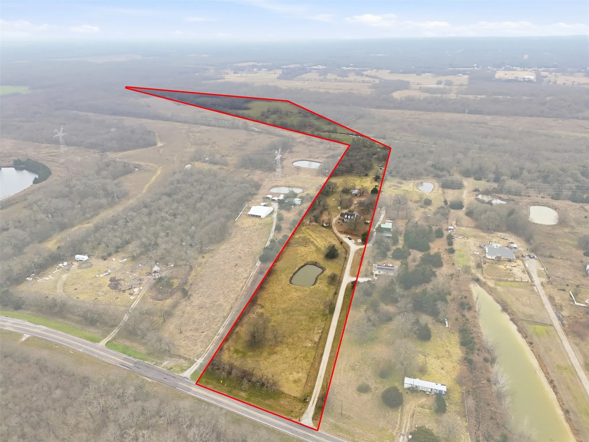 Single Family Residence For Sale in Hunt County , 2411 Fm 1564 W, Caddo Mills, Texas 75135, 3 Bedroom, 3 Bathroom, Garage spaces, 3,101 Sqft, built in 1998, Preowned, mls#21161048, Real Estate Agent in Caddo Mills, Homes For Sale in Hunt county, Homes For Sale in Caddo Mills, Realtor in Caddo Mills Texas, Real Estate Brokerage Independent Realty Texas, Luminita Cordes Realtor