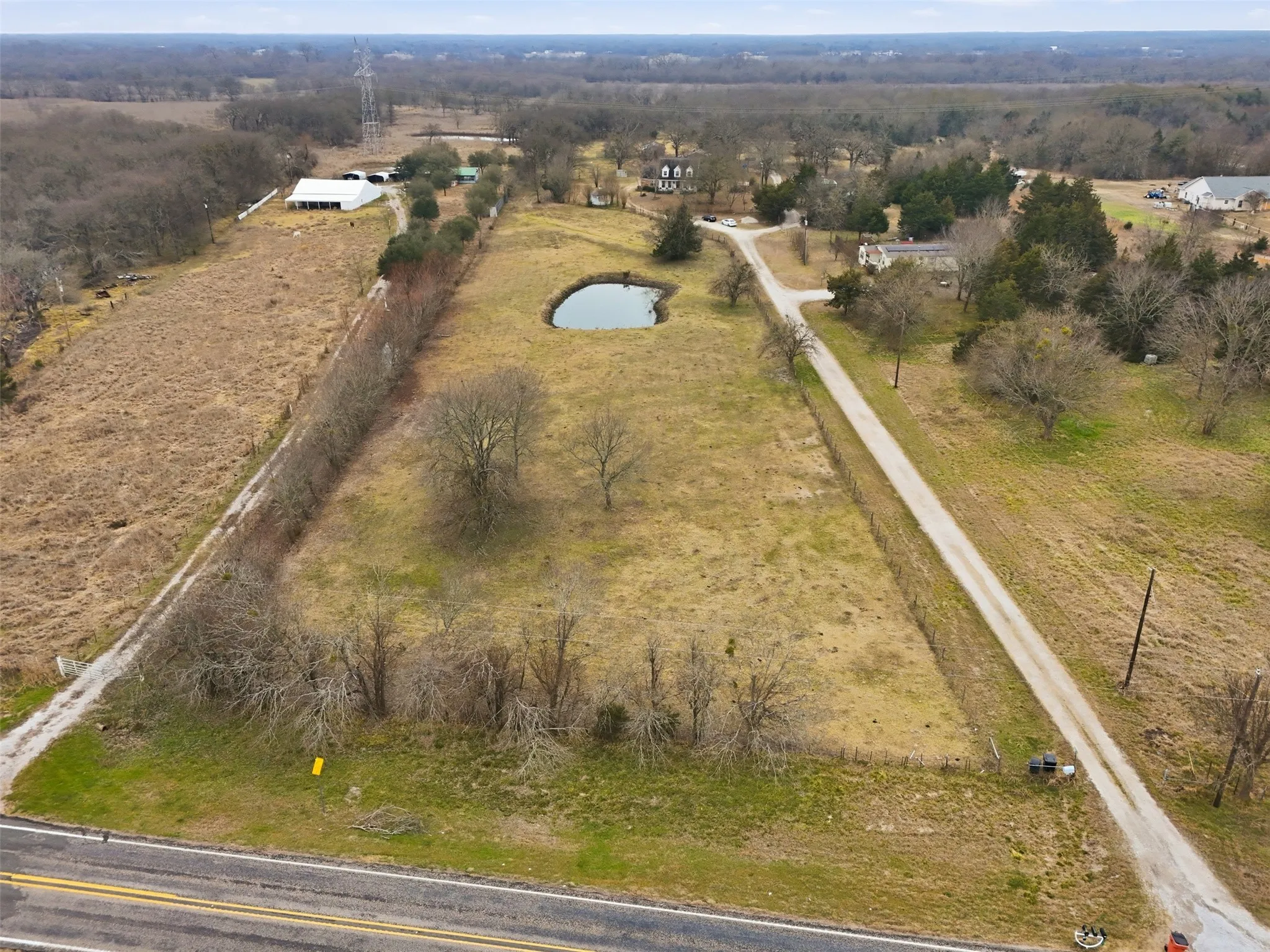 Single Family Residence For Sale in Hunt County , 2411 Fm 1564 W, Caddo Mills, Texas 75135, 3 Bedroom, 3 Bathroom, Garage spaces, 3,101 Sqft, built in 1998, Preowned, mls#21161048, Real Estate Agent in Caddo Mills, Homes For Sale in Hunt county, Homes For Sale in Caddo Mills, Realtor in Caddo Mills Texas, Real Estate Brokerage Independent Realty Texas, Luminita Cordes Realtor