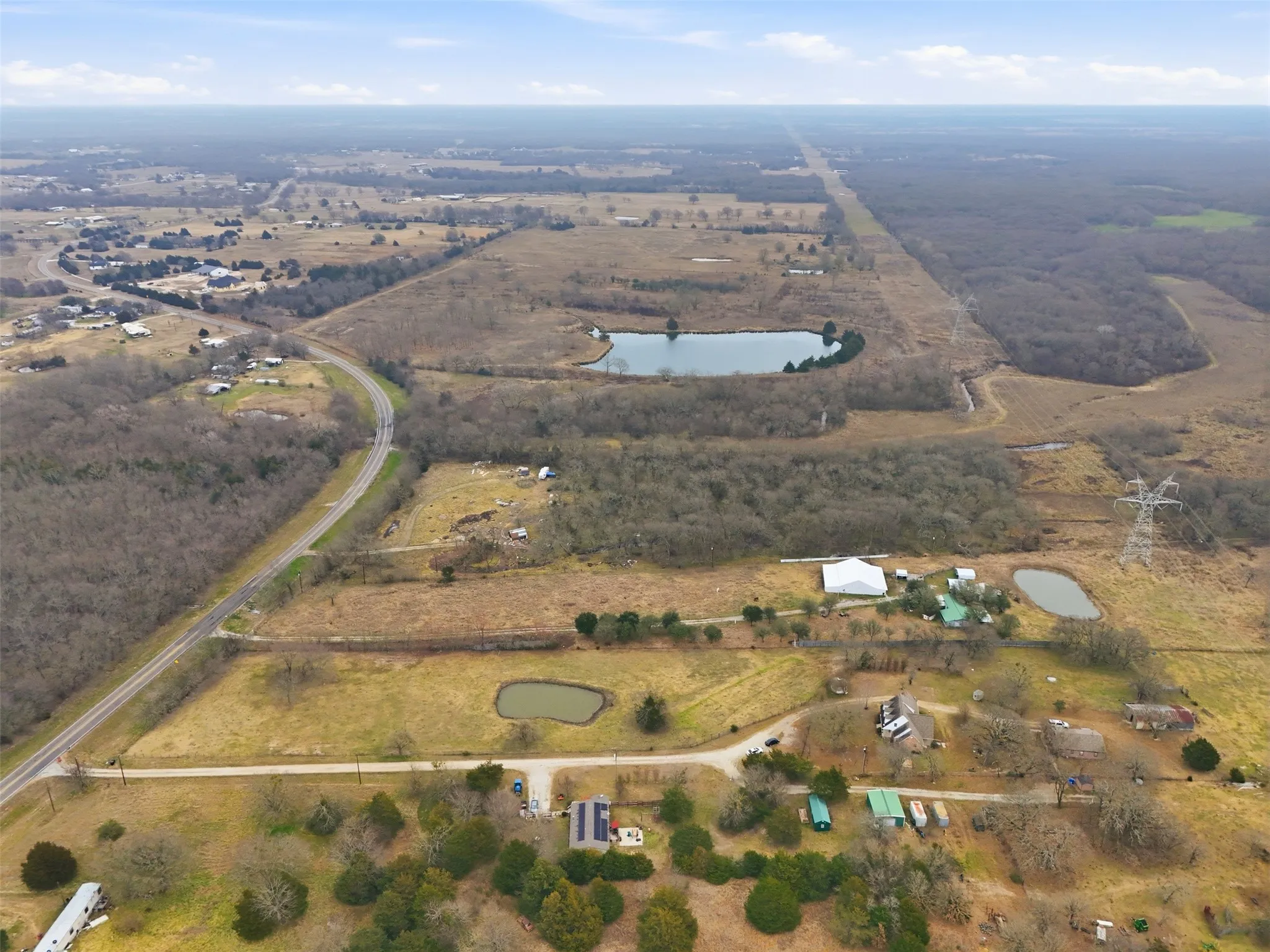 Single Family Residence For Sale in Hunt County , 2411 Fm 1564 W, Caddo Mills, Texas 75135, 3 Bedroom, 3 Bathroom, Garage spaces, 3,101 Sqft, built in 1998, Preowned, mls#21161048, Real Estate Agent in Caddo Mills, Homes For Sale in Hunt county, Homes For Sale in Caddo Mills, Realtor in Caddo Mills Texas, Real Estate Brokerage Independent Realty Texas, Luminita Cordes Realtor
