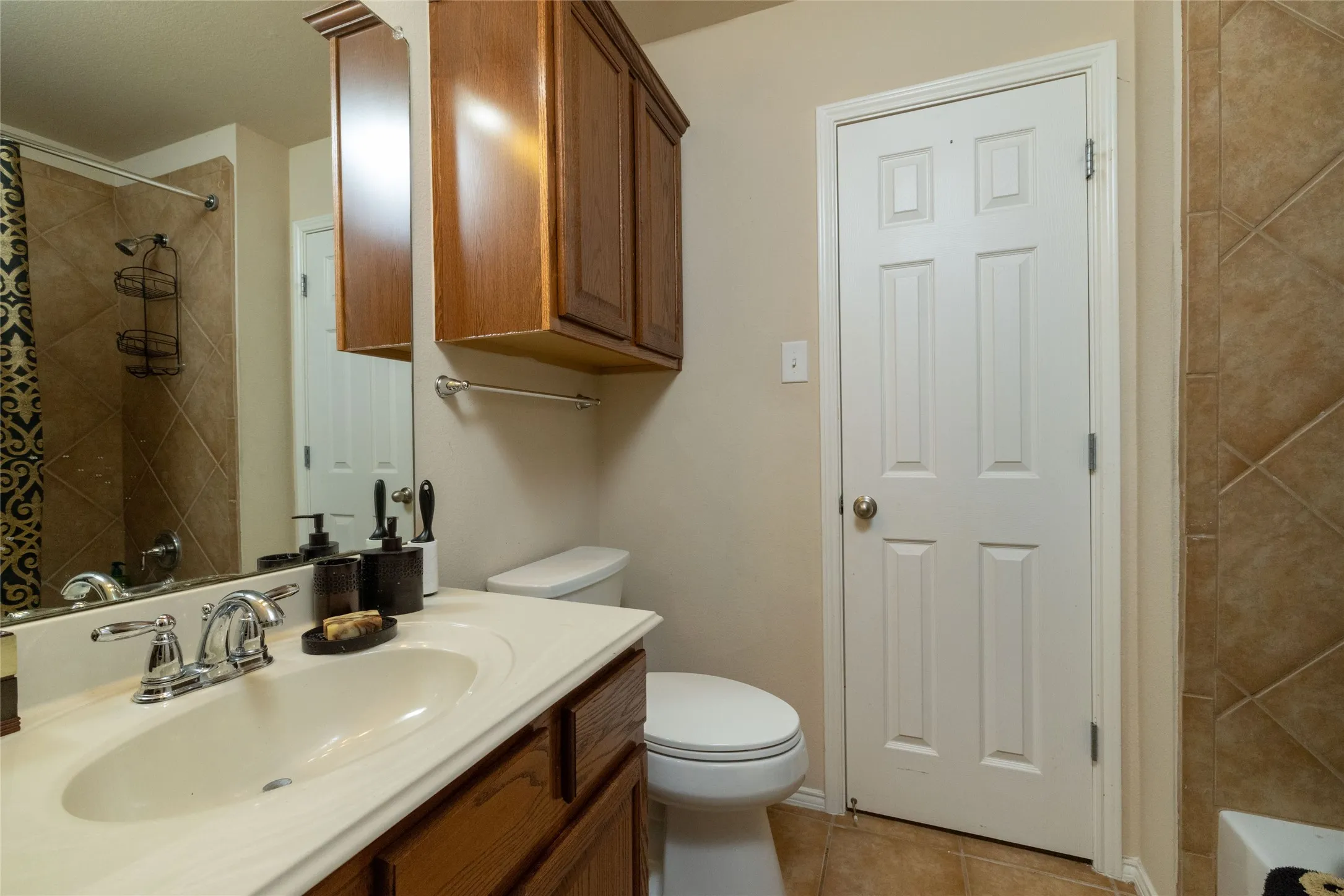 Single Family Residence For Sale in Dallas County , 1324 Elise, Cedar Hill, Texas 75104, 4 Bedroom, 4 Bathroom, 3 Garage spaces, 3,880 Sqft, built in 2008, Preowned, mls#21162553, Real Estate Agent in Cedar Hill, Homes For Sale in Dallas county, Homes For Sale in Cedar Hill, Realtor in Cedar Hill Texas, Real Estate Brokerage Independent Realty Texas, Luminita Cordes Realtor