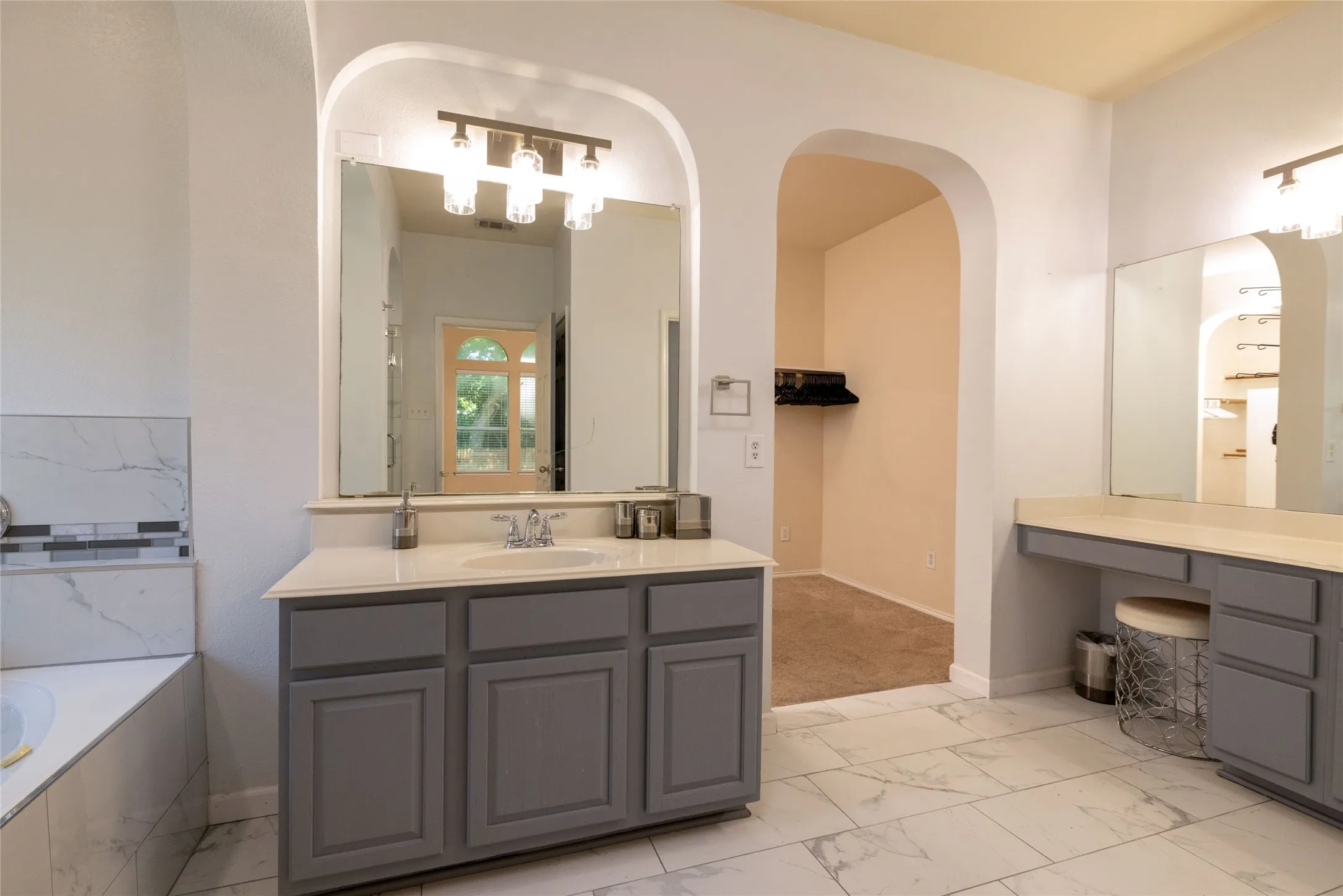 Single Family Residence For Sale in Dallas County , 1324 Elise, Cedar Hill, Texas 75104, 4 Bedroom, 4 Bathroom, 3 Garage spaces, 3,880 Sqft, built in 2008, Preowned, mls#21162553, Real Estate Agent in Cedar Hill, Homes For Sale in Dallas county, Homes For Sale in Cedar Hill, Realtor in Cedar Hill Texas, Real Estate Brokerage Independent Realty Texas, Luminita Cordes Realtor