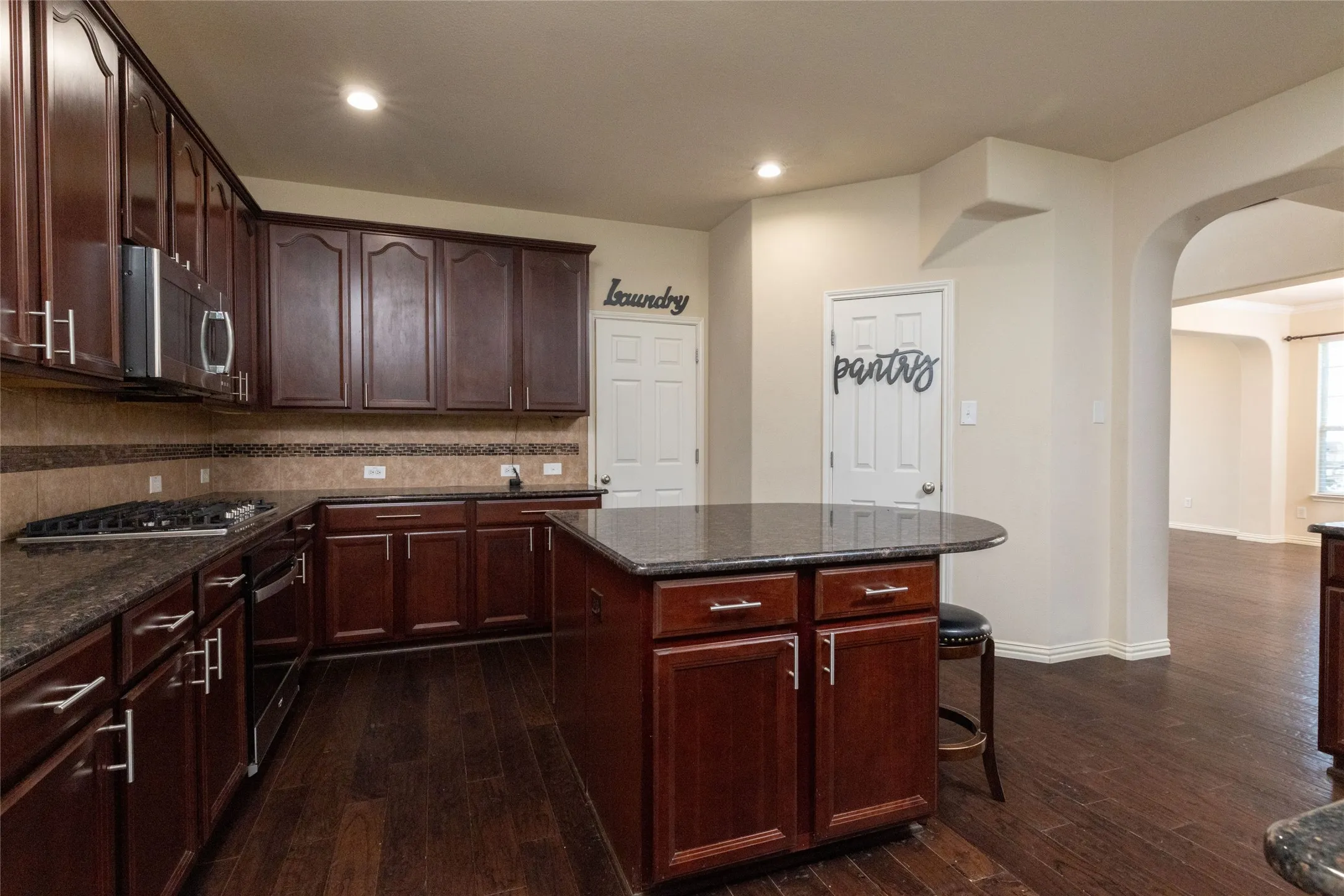 Single Family Residence For Sale in Dallas County , 1324 Elise, Cedar Hill, Texas 75104, 4 Bedroom, 4 Bathroom, 3 Garage spaces, 3,880 Sqft, built in 2008, Preowned, mls#21162553, Real Estate Agent in Cedar Hill, Homes For Sale in Dallas county, Homes For Sale in Cedar Hill, Realtor in Cedar Hill Texas, Real Estate Brokerage Independent Realty Texas, Luminita Cordes Realtor