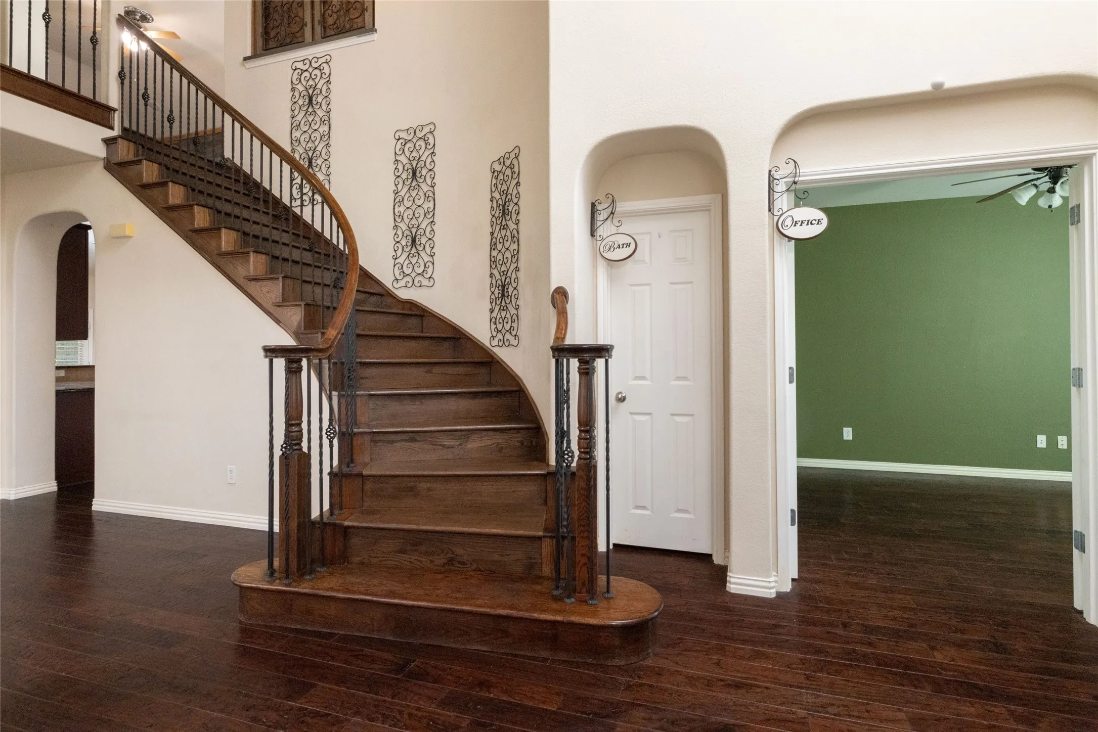 Single Family Residence For Sale in Dallas County , 1324 Elise, Cedar Hill, Texas 75104, 4 Bedroom, 4 Bathroom, 3 Garage spaces, 3,880 Sqft, built in 2008, Preowned, mls#21162553, Real Estate Agent in Cedar Hill, Homes For Sale in Dallas county, Homes For Sale in Cedar Hill, Realtor in Cedar Hill Texas, Real Estate Brokerage Independent Realty Texas, Luminita Cordes Realtor