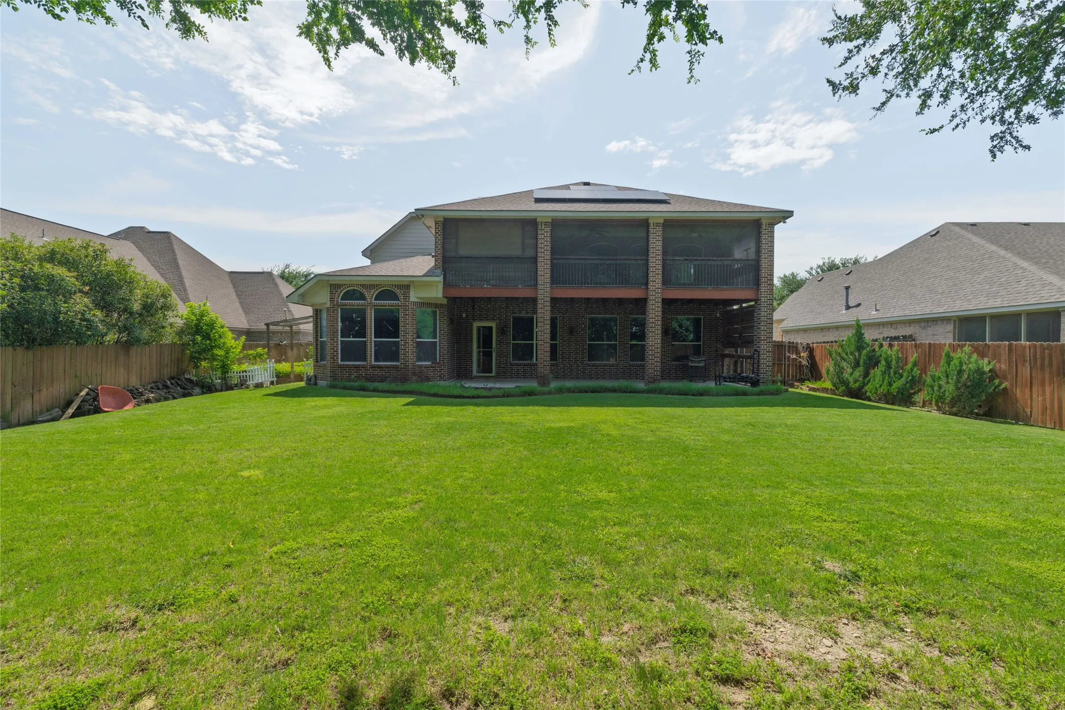 Single Family Residence For Sale in Dallas County , 1324 Elise, Cedar Hill, Texas 75104, 4 Bedroom, 4 Bathroom, 3 Garage spaces, 3,880 Sqft, built in 2008, Preowned, mls#21162553, Real Estate Agent in Cedar Hill, Homes For Sale in Dallas county, Homes For Sale in Cedar Hill, Realtor in Cedar Hill Texas, Real Estate Brokerage Independent Realty Texas, Luminita Cordes Realtor