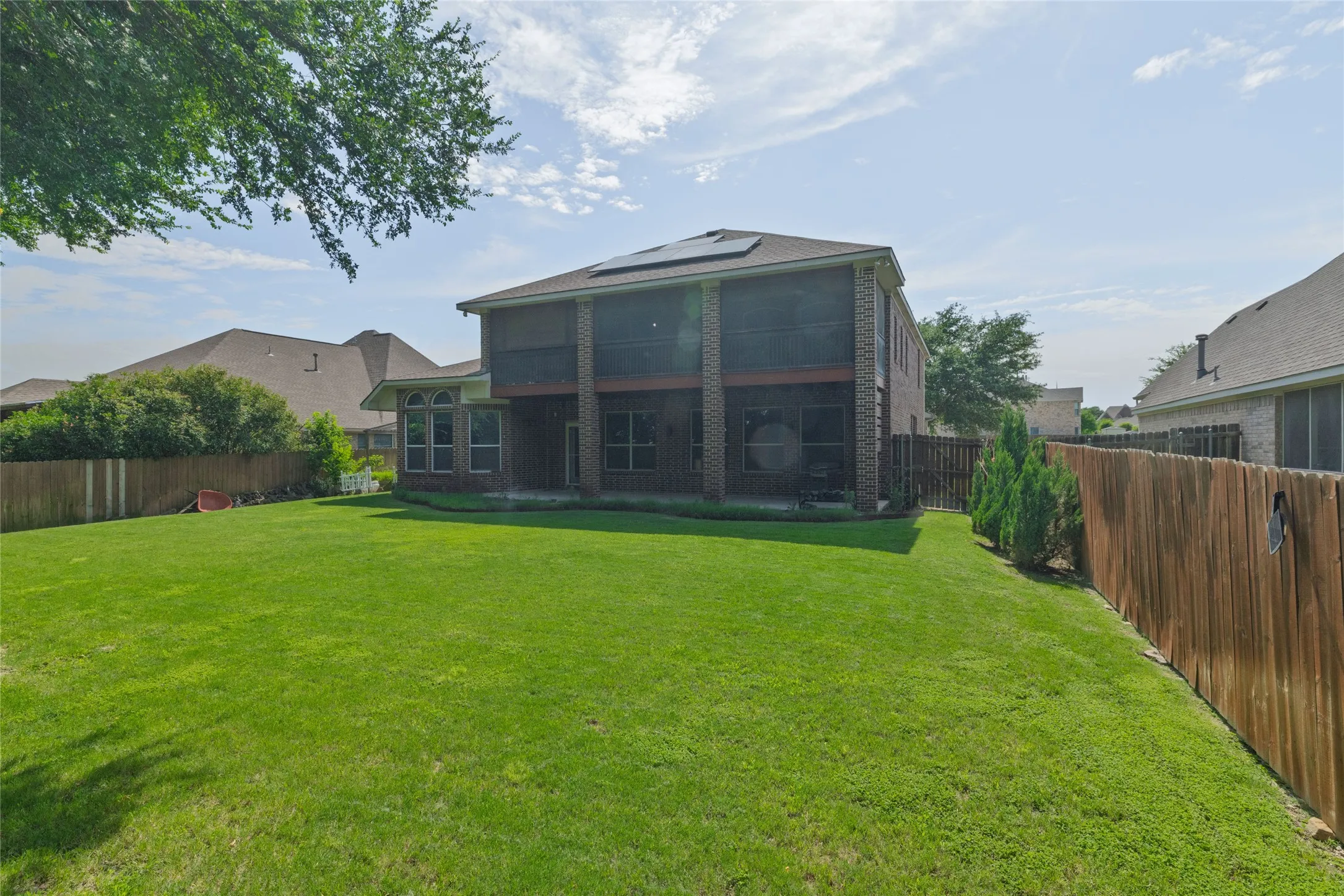 Single Family Residence For Sale in Dallas County , 1324 Elise, Cedar Hill, Texas 75104, 4 Bedroom, 4 Bathroom, 3 Garage spaces, 3,880 Sqft, built in 2008, Preowned, mls#21162553, Real Estate Agent in Cedar Hill, Homes For Sale in Dallas county, Homes For Sale in Cedar Hill, Realtor in Cedar Hill Texas, Real Estate Brokerage Independent Realty Texas, Luminita Cordes Realtor
