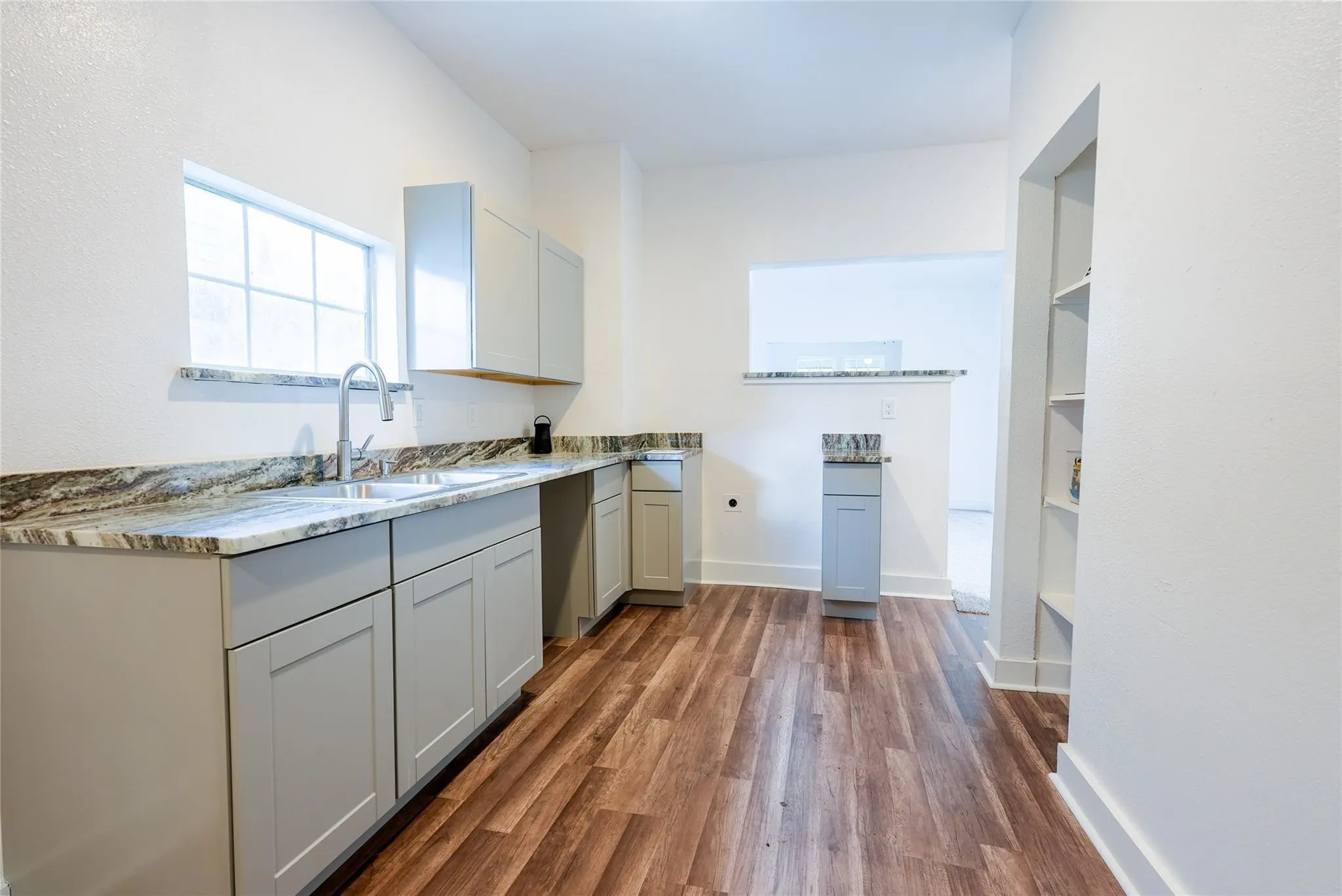 Single Family Residence For Rent in Dallas County , 335 N Marsalis Avenue, Dallas, Texas 75203, 3 Bedroom, 2 Bathroom, Garage spaces, 1,260 Sqft, built in 1945, mls#21162629, Real Estate Agent in Dallas, Homes For Rent in Dallas county, Homes For Rent in Dallas, Realtor in Dallas Texas, Real Estate Brokerage Independent Realty Texas, Luminita Cordes Realtor