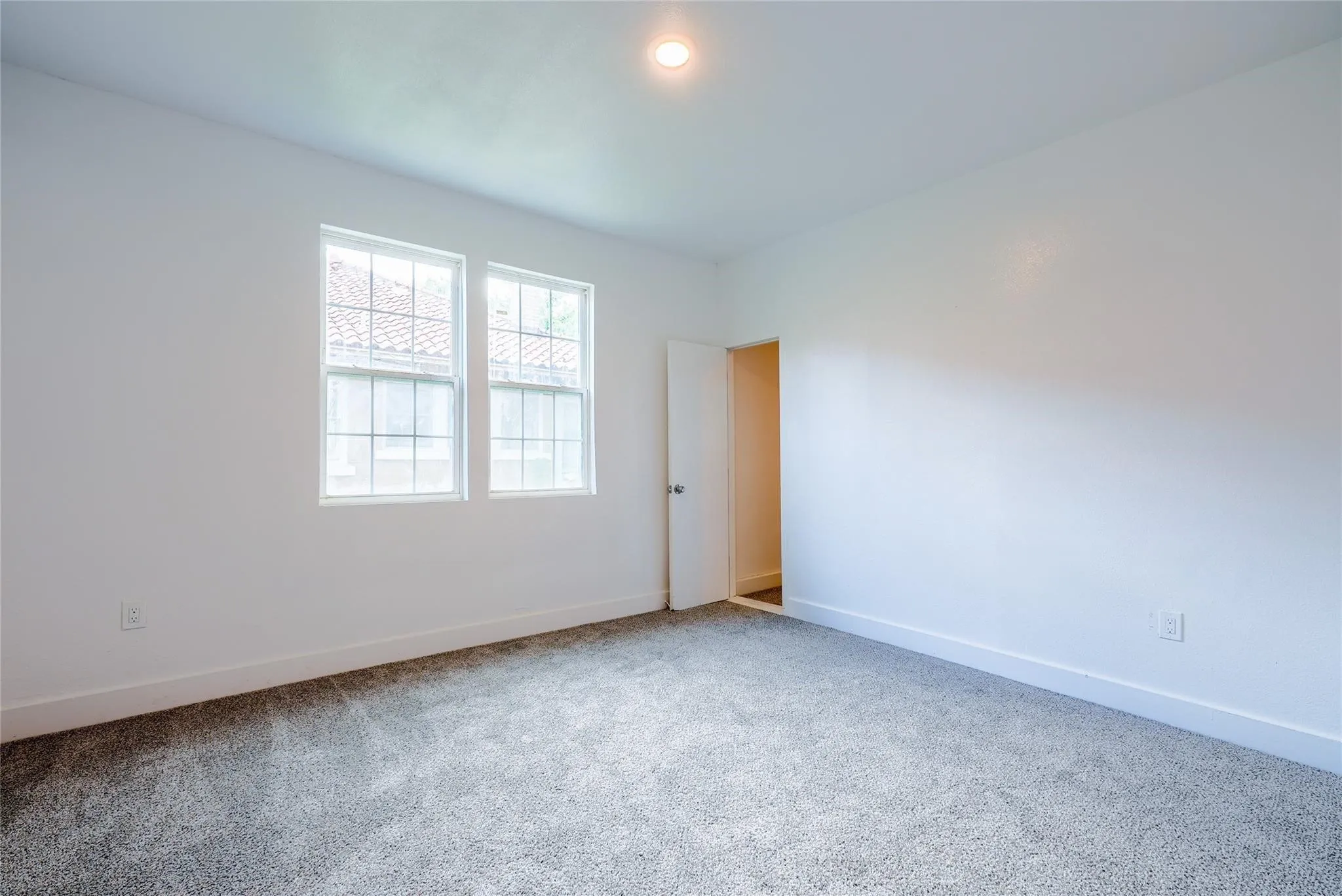 Single Family Residence For Rent in Dallas County , 335 N Marsalis Avenue, Dallas, Texas 75203, 3 Bedroom, 2 Bathroom, Garage spaces, 1,260 Sqft, built in 1945, mls#21162629, Real Estate Agent in Dallas, Homes For Rent in Dallas county, Homes For Rent in Dallas, Realtor in Dallas Texas, Real Estate Brokerage Independent Realty Texas, Luminita Cordes Realtor