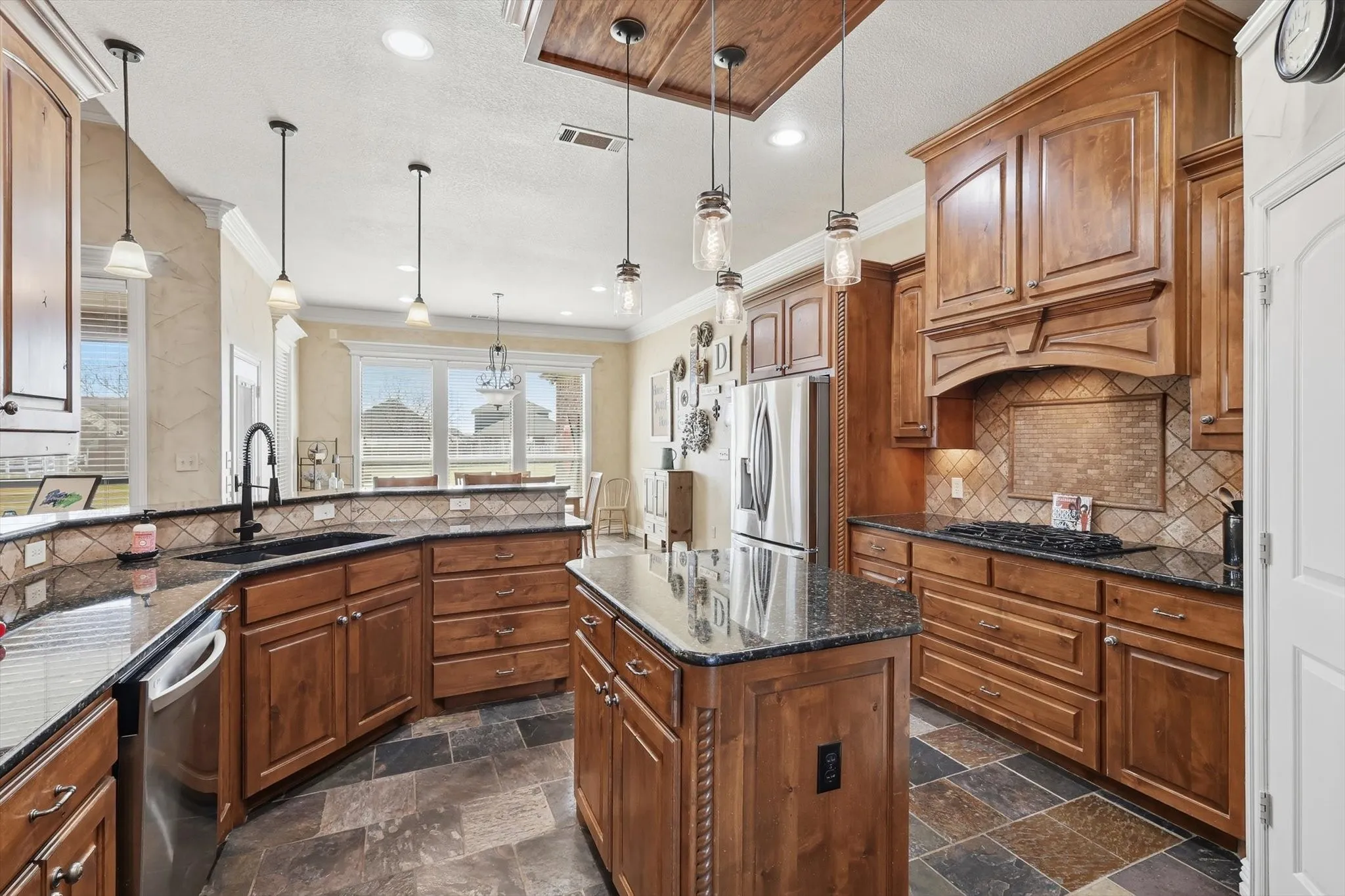 Single Family Residence For Sale in Tarrant County , 209 Lonesome Prairie Trail, Haslet, Texas 76052, 5 Bedroom, 4 Bathroom, 6 Garage spaces, 3,739 Sqft, built in 2005, mls#21162733, Real Estate Agent in Haslet, Homes For Sale in Tarrant county, Homes For Sale in Haslet, Realtor in Haslet Texas, Real Estate Brokerage Independent Realty Texas, Luminita Cordes Realtor