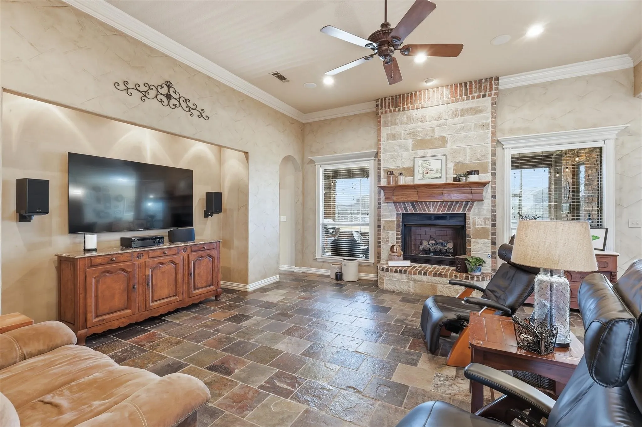 Single Family Residence For Sale in Tarrant County , 209 Lonesome Prairie Trail, Haslet, Texas 76052, 5 Bedroom, 4 Bathroom, 6 Garage spaces, 3,739 Sqft, built in 2005, mls#21162733, Real Estate Agent in Haslet, Homes For Sale in Tarrant county, Homes For Sale in Haslet, Realtor in Haslet Texas, Real Estate Brokerage Independent Realty Texas, Luminita Cordes Realtor