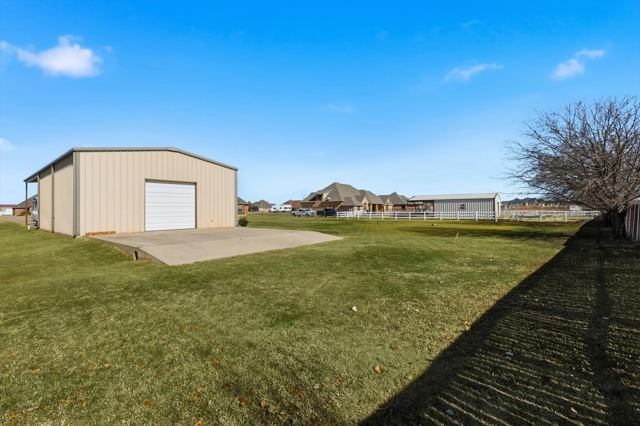 Single Family Residence For Sale in Tarrant County , 209 Lonesome Prairie Trail, Haslet, Texas 76052, 5 Bedroom, 4 Bathroom, 6 Garage spaces, 3,739 Sqft, built in 2005, mls#21162733, Real Estate Agent in Haslet, Homes For Sale in Tarrant county, Homes For Sale in Haslet, Realtor in Haslet Texas, Real Estate Brokerage Independent Realty Texas, Luminita Cordes Realtor
