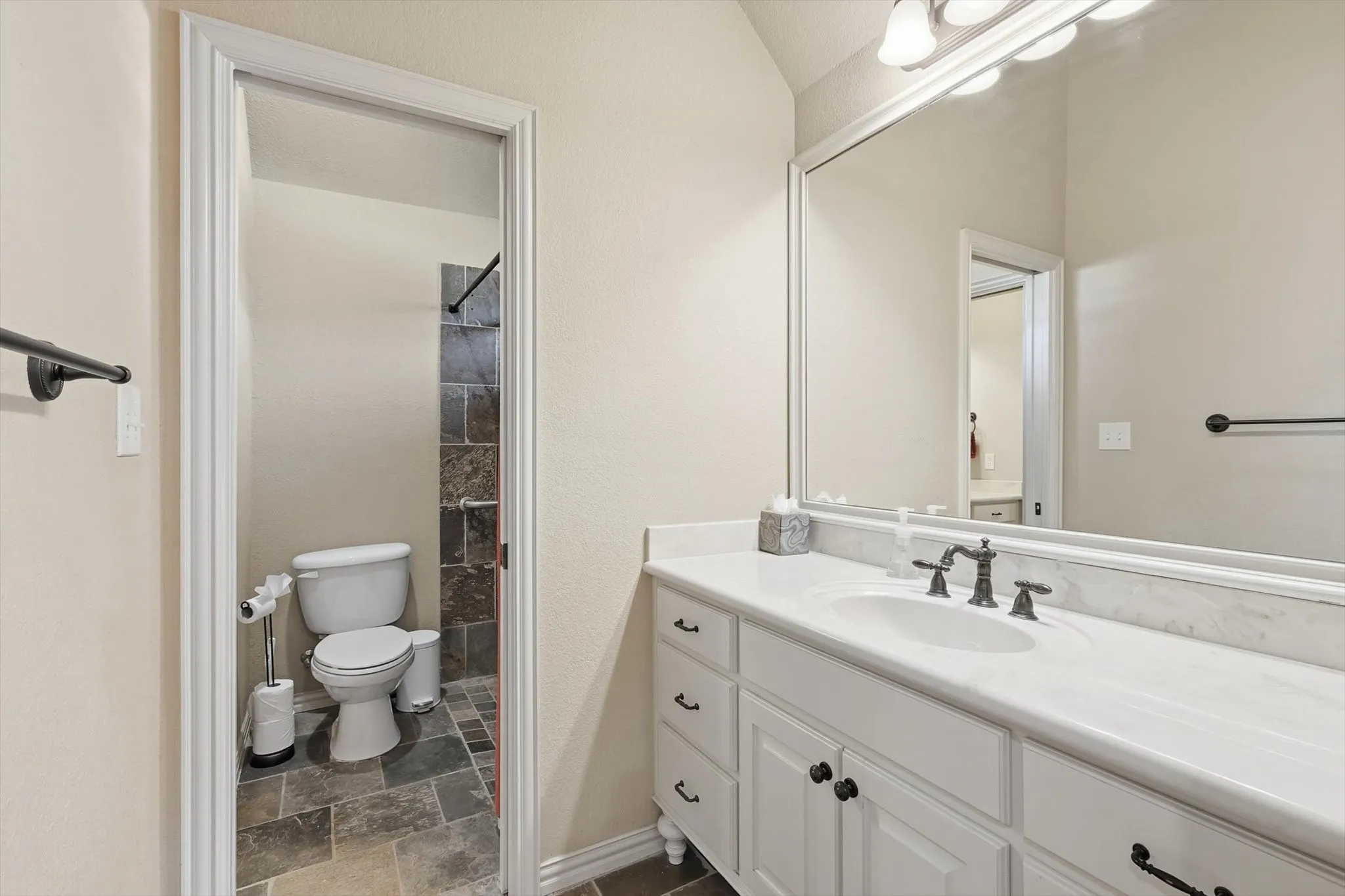 Single Family Residence For Sale in Tarrant County , 209 Lonesome Prairie Trail, Haslet, Texas 76052, 5 Bedroom, 4 Bathroom, 6 Garage spaces, 3,739 Sqft, built in 2005, mls#21162733, Real Estate Agent in Haslet, Homes For Sale in Tarrant county, Homes For Sale in Haslet, Realtor in Haslet Texas, Real Estate Brokerage Independent Realty Texas, Luminita Cordes Realtor