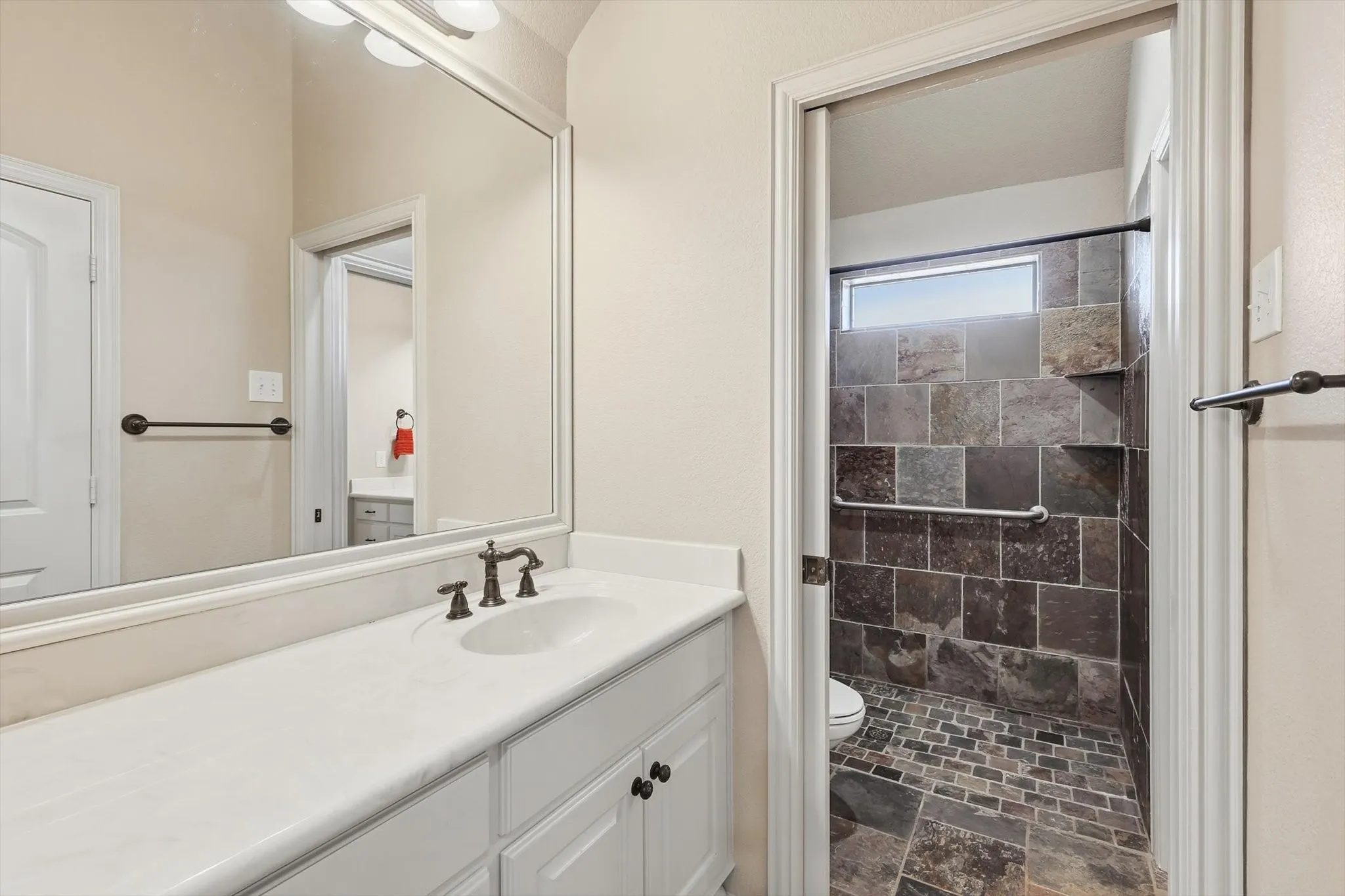 Single Family Residence For Sale in Tarrant County , 209 Lonesome Prairie Trail, Haslet, Texas 76052, 5 Bedroom, 4 Bathroom, 6 Garage spaces, 3,739 Sqft, built in 2005, mls#21162733, Real Estate Agent in Haslet, Homes For Sale in Tarrant county, Homes For Sale in Haslet, Realtor in Haslet Texas, Real Estate Brokerage Independent Realty Texas, Luminita Cordes Realtor
