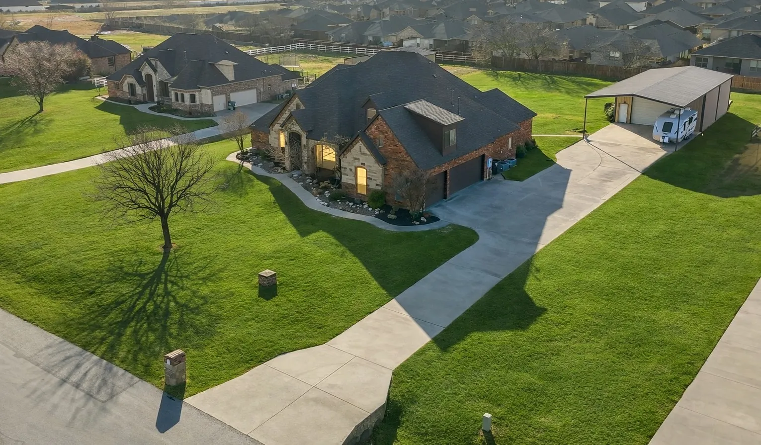Single Family Residence For Sale in Tarrant County , 209 Lonesome Prairie Trail, Haslet, Texas 76052, 5 Bedroom, 4 Bathroom, 6 Garage spaces, 3,739 Sqft, built in 2005, mls#21162733, Real Estate Agent in Haslet, Homes For Sale in Tarrant county, Homes For Sale in Haslet, Realtor in Haslet Texas, Real Estate Brokerage Independent Realty Texas, Luminita Cordes Realtor