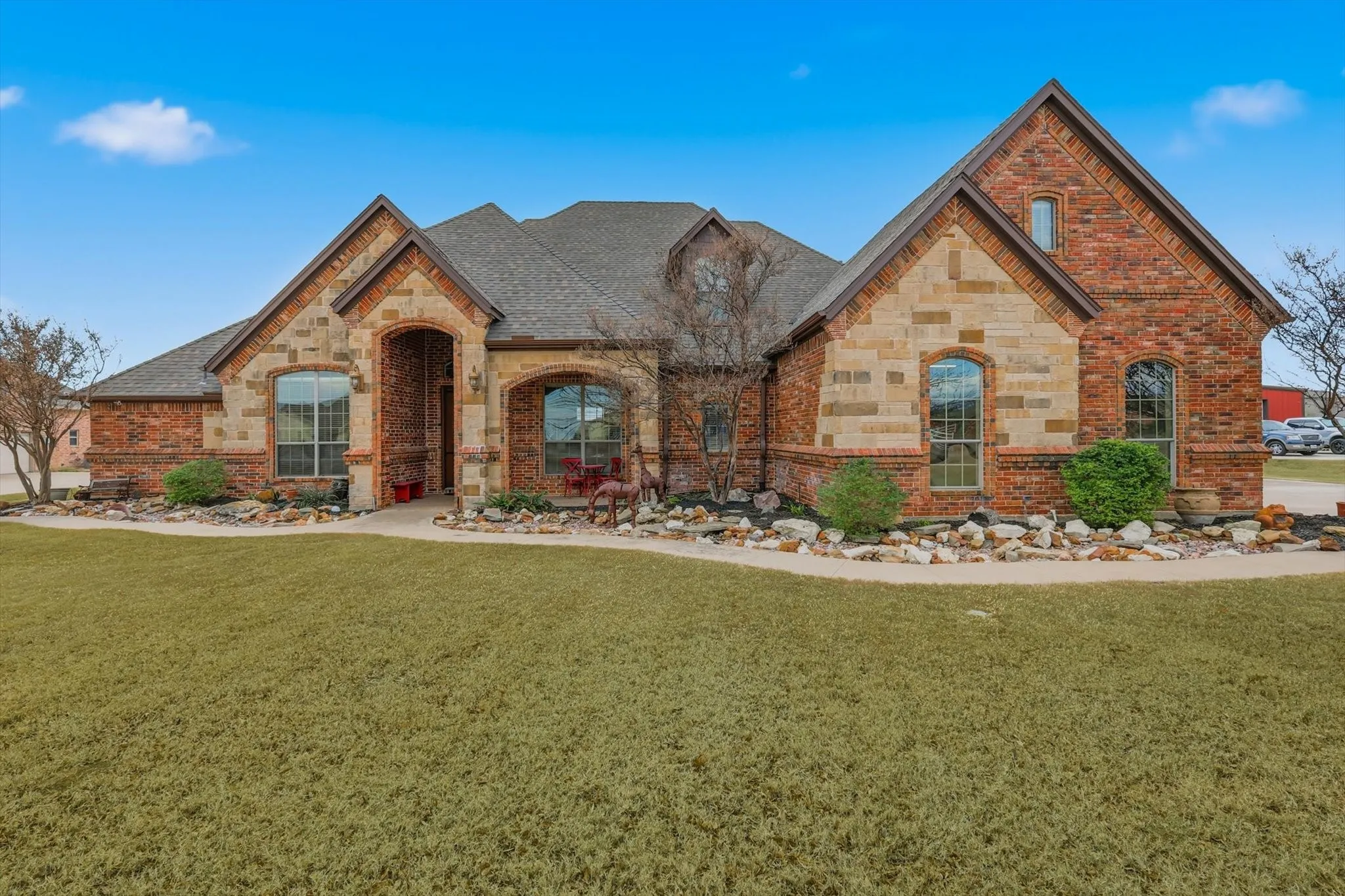 Single Family Residence For Sale in Tarrant County , 209 Lonesome Prairie Trail, Haslet, Texas 76052, 5 Bedroom, 4 Bathroom, 6 Garage spaces, 3,739 Sqft, built in 2005, mls#21162733, Real Estate Agent in Haslet, Homes For Sale in Tarrant county, Homes For Sale in Haslet, Realtor in Haslet Texas, Real Estate Brokerage Independent Realty Texas, Luminita Cordes Realtor