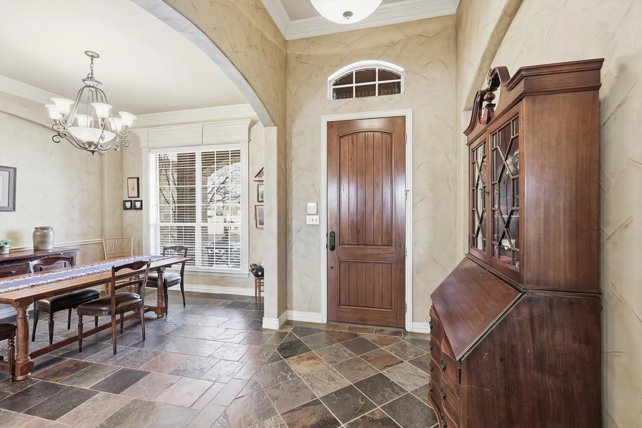 Single Family Residence For Sale in Tarrant County , 209 Lonesome Prairie Trail, Haslet, Texas 76052, 5 Bedroom, 4 Bathroom, 6 Garage spaces, 3,739 Sqft, built in 2005, mls#21162733, Real Estate Agent in Haslet, Homes For Sale in Tarrant county, Homes For Sale in Haslet, Realtor in Haslet Texas, Real Estate Brokerage Independent Realty Texas, Luminita Cordes Realtor