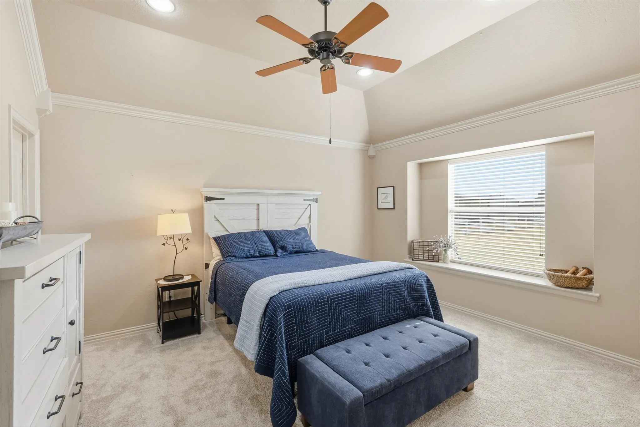 Single Family Residence For Sale in Tarrant County , 209 Lonesome Prairie Trail, Haslet, Texas 76052, 5 Bedroom, 4 Bathroom, 6 Garage spaces, 3,739 Sqft, built in 2005, mls#21162733, Real Estate Agent in Haslet, Homes For Sale in Tarrant county, Homes For Sale in Haslet, Realtor in Haslet Texas, Real Estate Brokerage Independent Realty Texas, Luminita Cordes Realtor