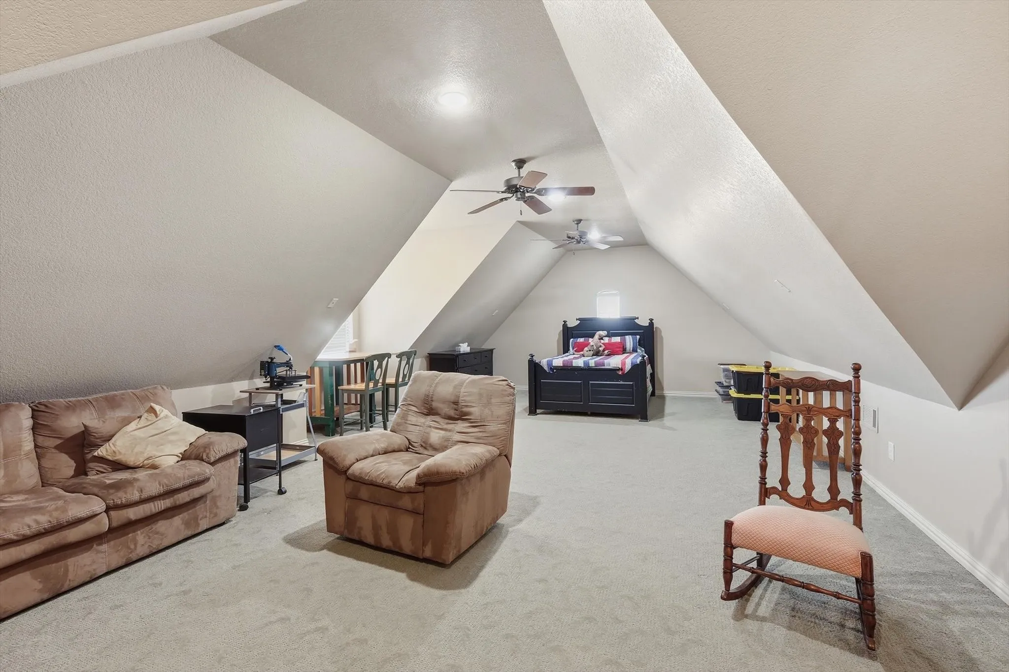 Single Family Residence For Sale in Tarrant County , 209 Lonesome Prairie Trail, Haslet, Texas 76052, 5 Bedroom, 4 Bathroom, 6 Garage spaces, 3,739 Sqft, built in 2005, mls#21162733, Real Estate Agent in Haslet, Homes For Sale in Tarrant county, Homes For Sale in Haslet, Realtor in Haslet Texas, Real Estate Brokerage Independent Realty Texas, Luminita Cordes Realtor