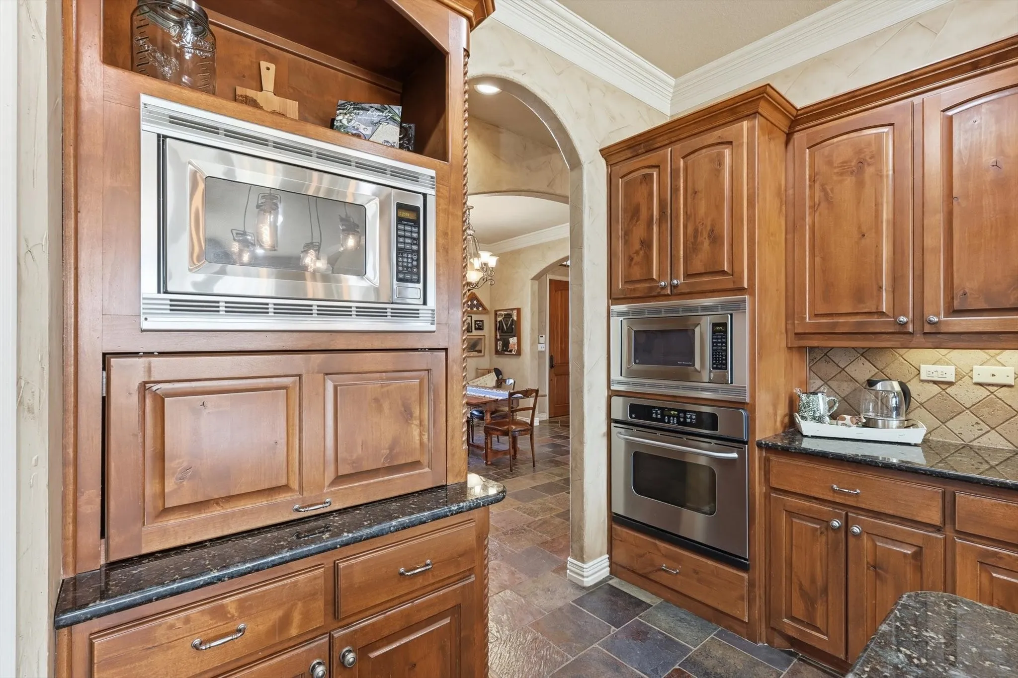 Single Family Residence For Sale in Tarrant County , 209 Lonesome Prairie Trail, Haslet, Texas 76052, 5 Bedroom, 4 Bathroom, 6 Garage spaces, 3,739 Sqft, built in 2005, mls#21162733, Real Estate Agent in Haslet, Homes For Sale in Tarrant county, Homes For Sale in Haslet, Realtor in Haslet Texas, Real Estate Brokerage Independent Realty Texas, Luminita Cordes Realtor