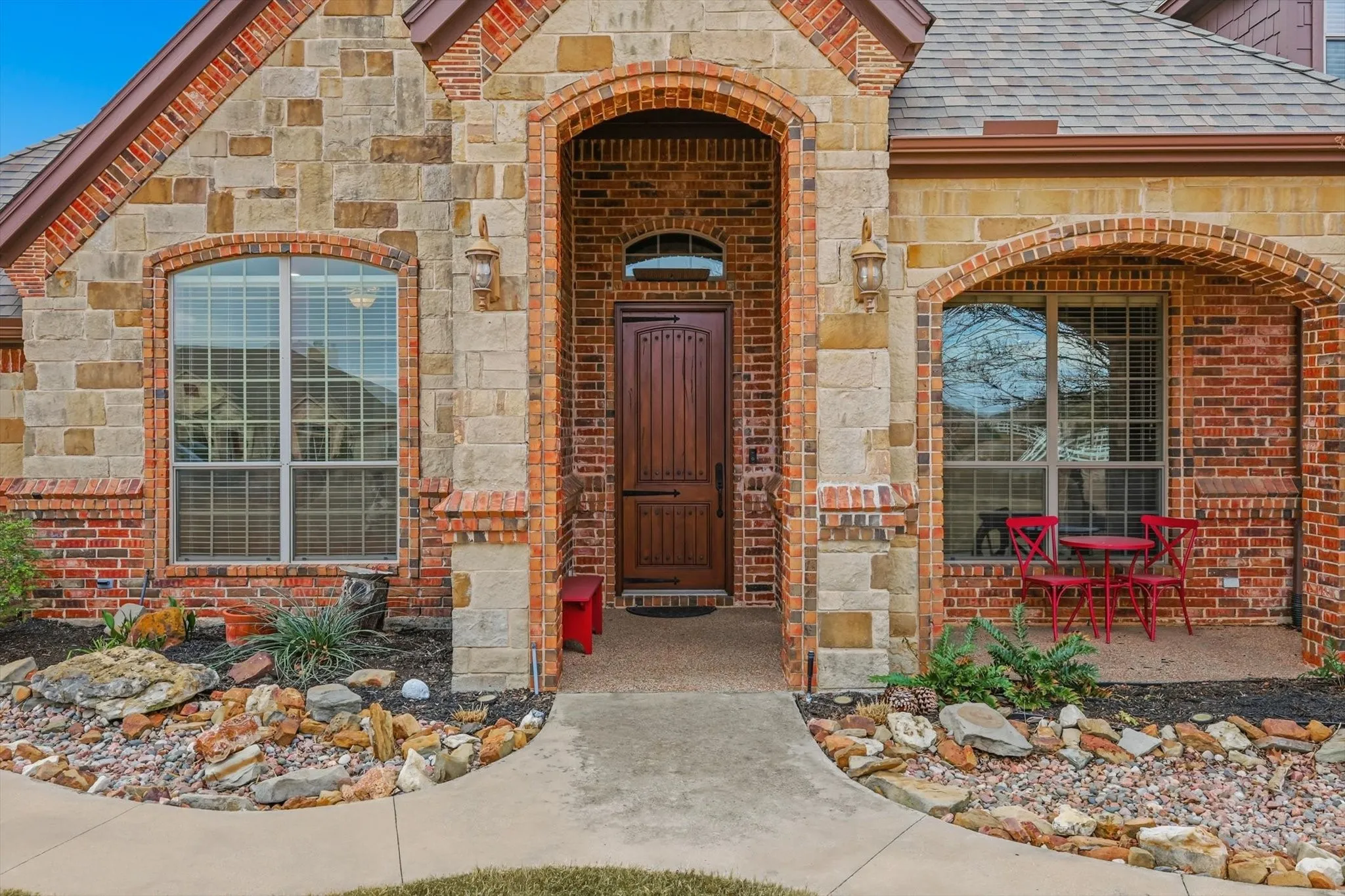 Single Family Residence For Sale in Tarrant County , 209 Lonesome Prairie Trail, Haslet, Texas 76052, 5 Bedroom, 4 Bathroom, 6 Garage spaces, 3,739 Sqft, built in 2005, mls#21162733, Real Estate Agent in Haslet, Homes For Sale in Tarrant county, Homes For Sale in Haslet, Realtor in Haslet Texas, Real Estate Brokerage Independent Realty Texas, Luminita Cordes Realtor