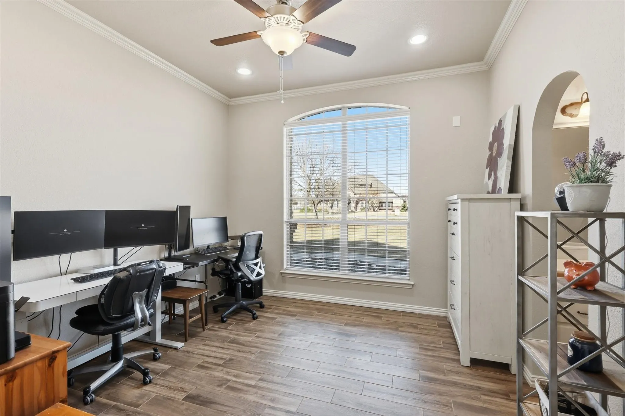 Single Family Residence For Sale in Tarrant County , 209 Lonesome Prairie Trail, Haslet, Texas 76052, 5 Bedroom, 4 Bathroom, 6 Garage spaces, 3,739 Sqft, built in 2005, mls#21162733, Real Estate Agent in Haslet, Homes For Sale in Tarrant county, Homes For Sale in Haslet, Realtor in Haslet Texas, Real Estate Brokerage Independent Realty Texas, Luminita Cordes Realtor