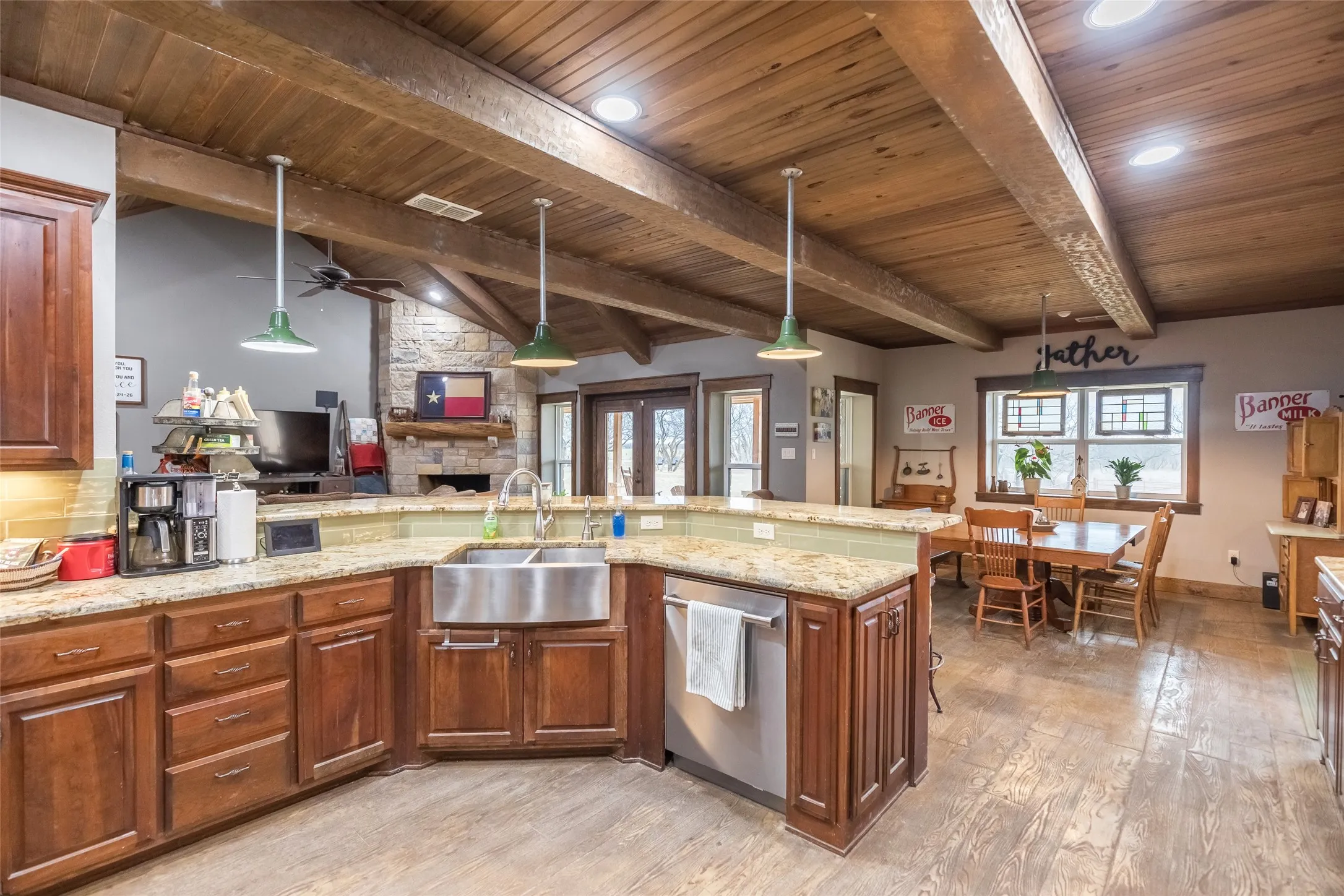 Single Family Residence For Sale in Taylor County , 1342 Fm-382, Ovalo, Texas 79541, 4 Bedroom, 3 Bathroom, Garage spaces, 3,178 Sqft, built in 2016, Preowned, mls#21162809, Real Estate Agent in Ovalo, Homes For Sale in Taylor county, Homes For Sale in Ovalo, Realtor in Ovalo Texas, Real Estate Brokerage Independent Realty Texas, Luminita Cordes Realtor