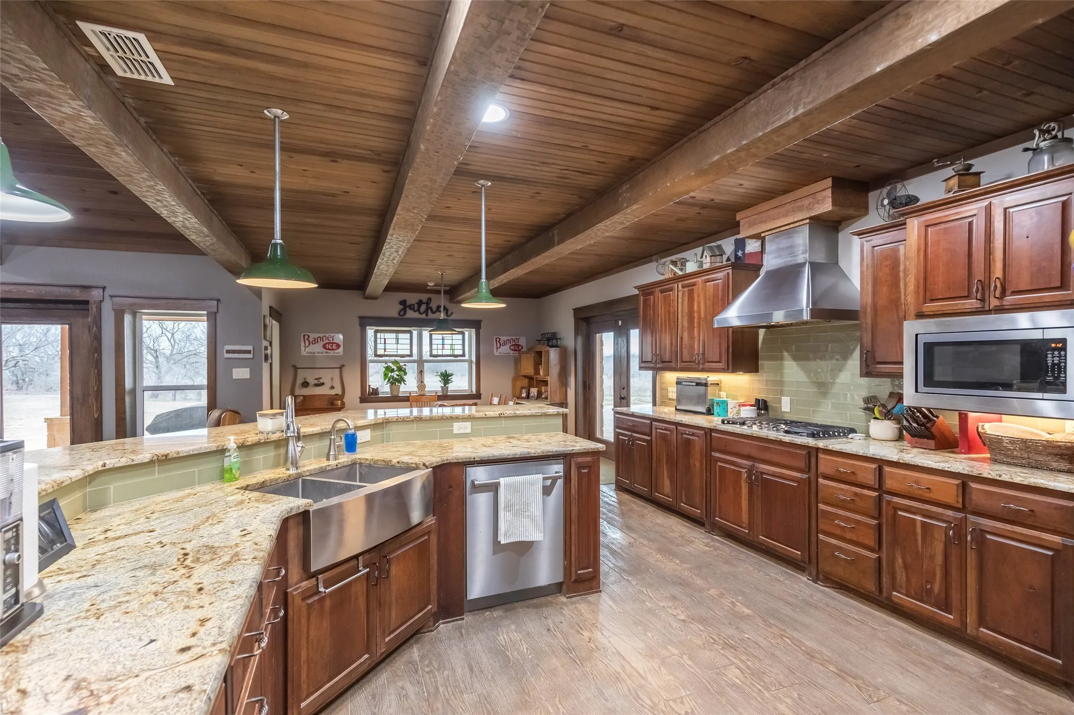 Single Family Residence For Sale in Taylor County , 1342 Fm-382, Ovalo, Texas 79541, 4 Bedroom, 3 Bathroom, Garage spaces, 3,178 Sqft, built in 2016, Preowned, mls#21162809, Real Estate Agent in Ovalo, Homes For Sale in Taylor county, Homes For Sale in Ovalo, Realtor in Ovalo Texas, Real Estate Brokerage Independent Realty Texas, Luminita Cordes Realtor