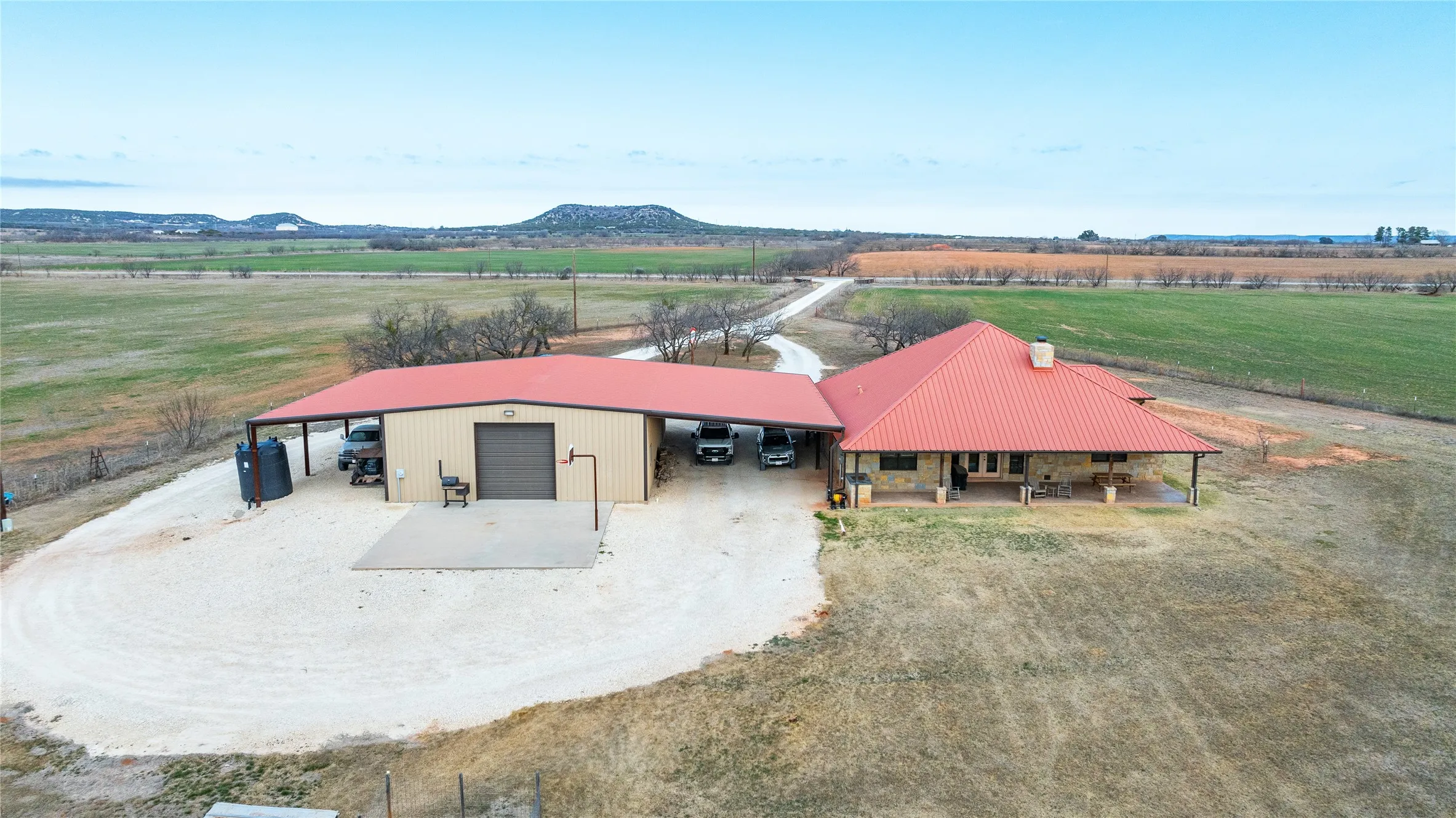Single Family Residence For Sale in Taylor County , 1342 Fm-382, Ovalo, Texas 79541, 4 Bedroom, 3 Bathroom, Garage spaces, 3,178 Sqft, built in 2016, Preowned, mls#21162809, Real Estate Agent in Ovalo, Homes For Sale in Taylor county, Homes For Sale in Ovalo, Realtor in Ovalo Texas, Real Estate Brokerage Independent Realty Texas, Luminita Cordes Realtor