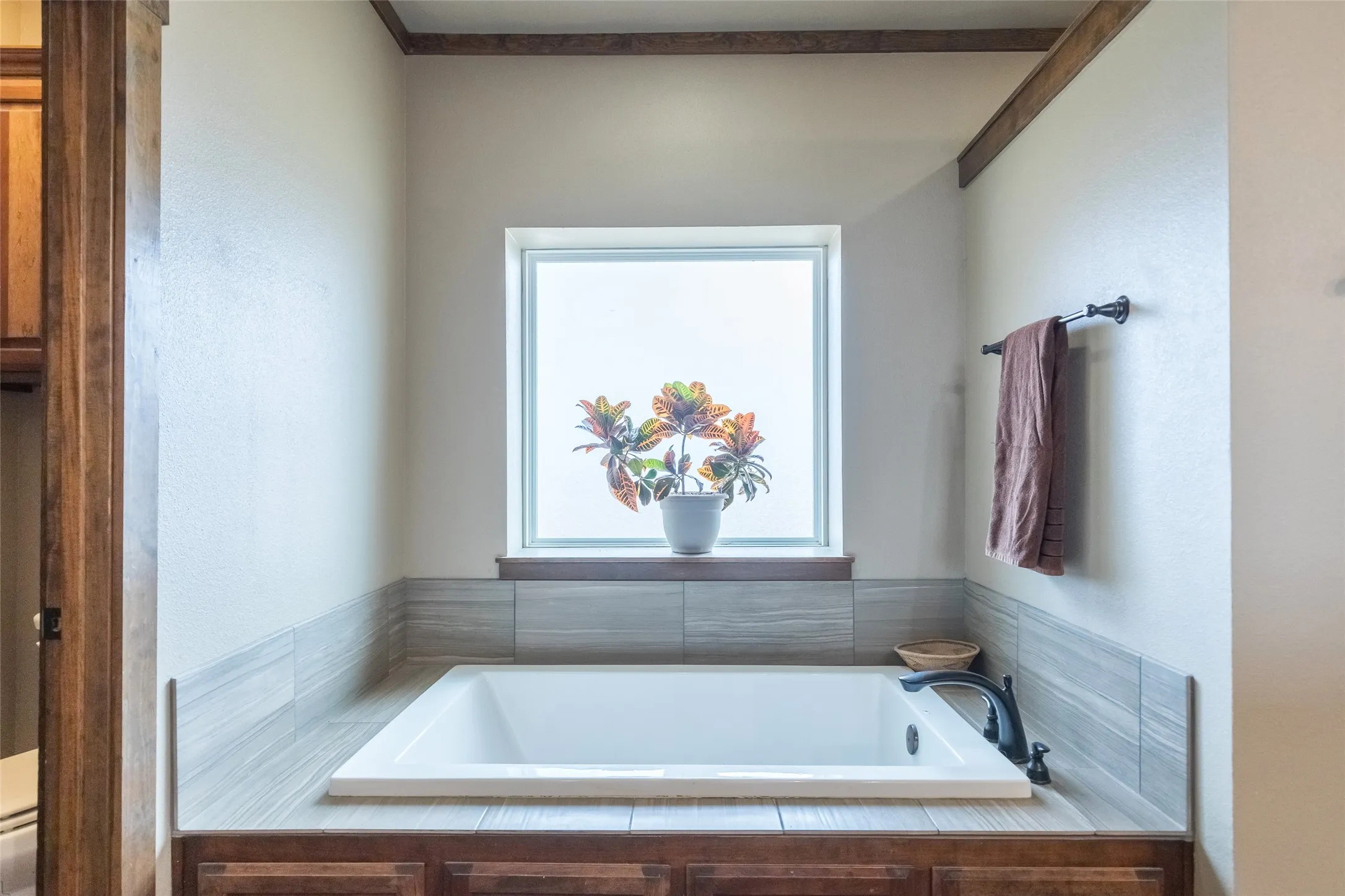 Single Family Residence For Sale in Taylor County , 1342 Fm-382, Ovalo, Texas 79541, 4 Bedroom, 3 Bathroom, Garage spaces, 3,178 Sqft, built in 2016, Preowned, mls#21162809, Real Estate Agent in Ovalo, Homes For Sale in Taylor county, Homes For Sale in Ovalo, Realtor in Ovalo Texas, Real Estate Brokerage Independent Realty Texas, Luminita Cordes Realtor