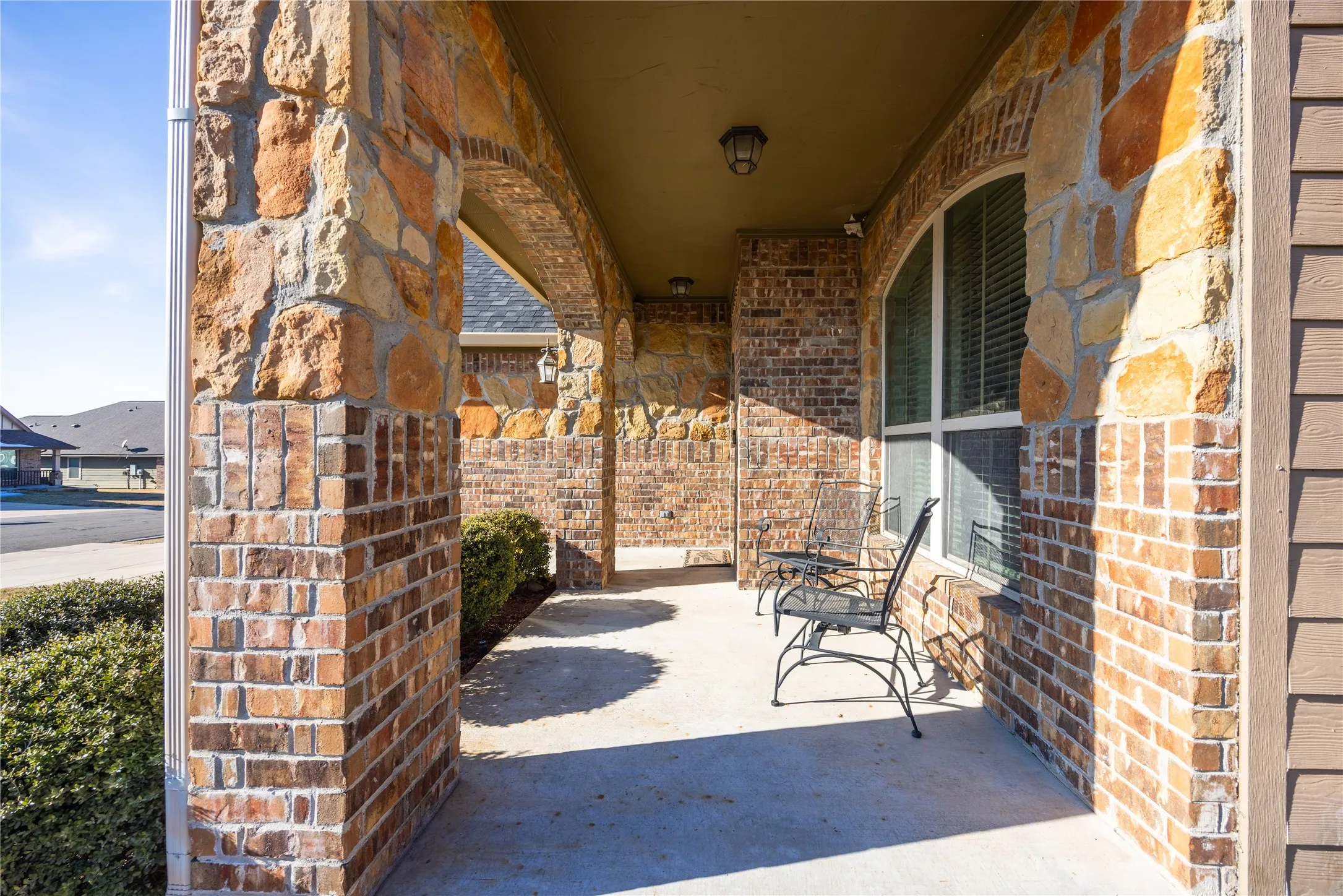 Single Family Residence For Sale in Mc Lennan County , 10864 Aurora, Waco, Texas 76708, 4 Bedrooms, 3 Bathrooms, 2 Garage spaces, 2,351 Sqft, built in 2014, Price $364,990, mls#21162844, Real Estate Agent in Waco, Homes For Sale in Mc Lennan county, Homes For Sale in Waco, Realtor in Waco Texas, Real Estate Brokerage Independent Realty Texas, Luminita Cordes Realtor