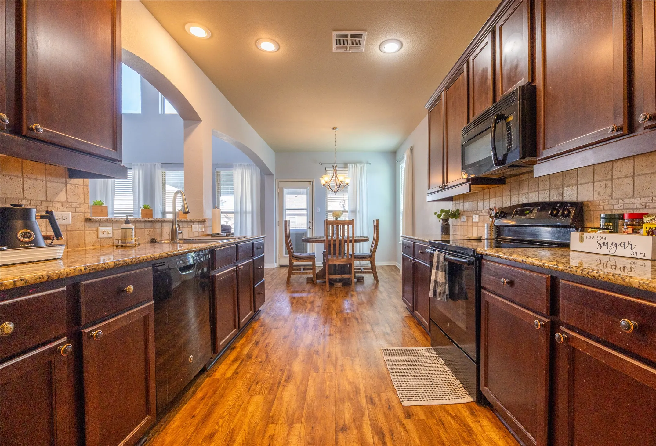Single Family Residence For Sale in Mc Lennan County , 10864 Aurora, Waco, Texas 76708, 4 Bedrooms, 3 Bathrooms, 2 Garage spaces, 2,351 Sqft, built in 2014, Price $364,990, mls#21162844, Real Estate Agent in Waco, Homes For Sale in Mc Lennan county, Homes For Sale in Waco, Realtor in Waco Texas, Real Estate Brokerage Independent Realty Texas, Luminita Cordes Realtor