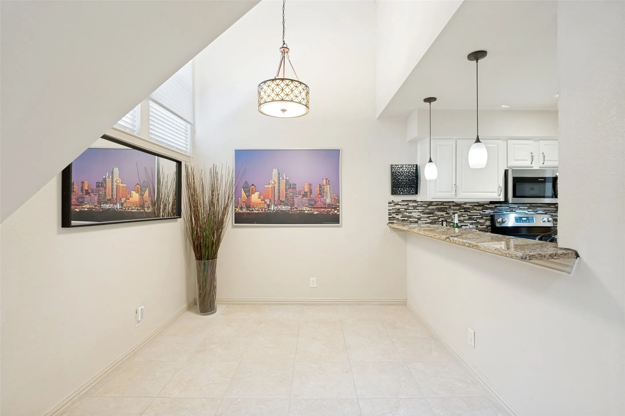 Condominium For Sale in Collin County , 18240 Midway Road 1704, Dallas, Texas 75287, 2 Bedroom, 3 Bathroom, Garage spaces, 1,032 Sqft, built in 1982, mls#21162886, Real Estate Agent in Dallas, Homes For Sale in Collin county, Homes For Sale in Dallas, Realtor in Dallas Texas, Real Estate Brokerage Independent Realty Texas, Luminita Cordes Realtor