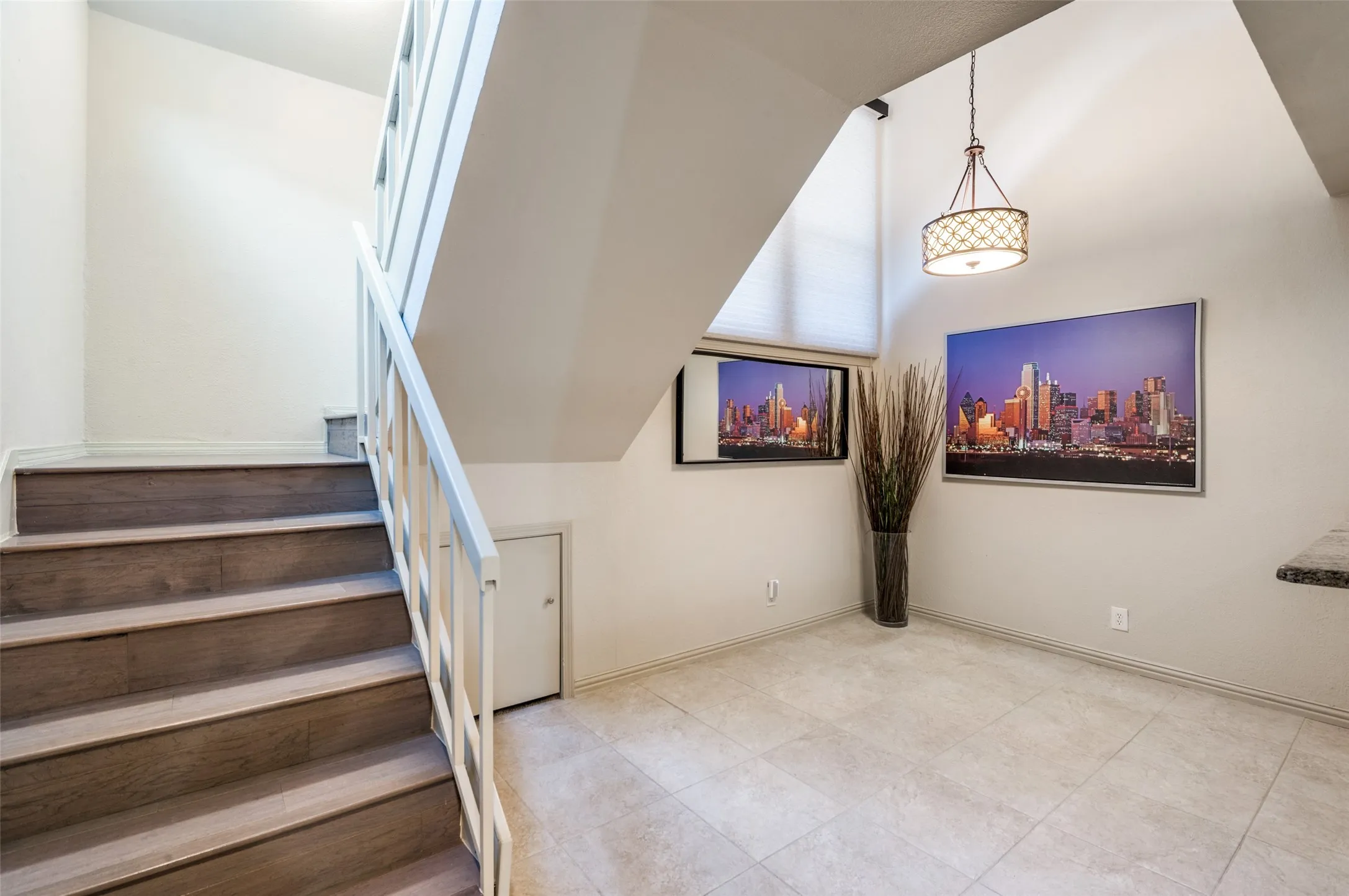 Condominium For Sale in Collin County , 18240 Midway Road 1704, Dallas, Texas 75287, 2 Bedroom, 3 Bathroom, Garage spaces, 1,032 Sqft, built in 1982, mls#21162886, Real Estate Agent in Dallas, Homes For Sale in Collin county, Homes For Sale in Dallas, Realtor in Dallas Texas, Real Estate Brokerage Independent Realty Texas, Luminita Cordes Realtor
