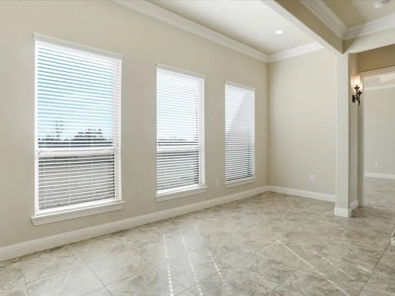 Breakfast area with wall of windows to see panoramic area view