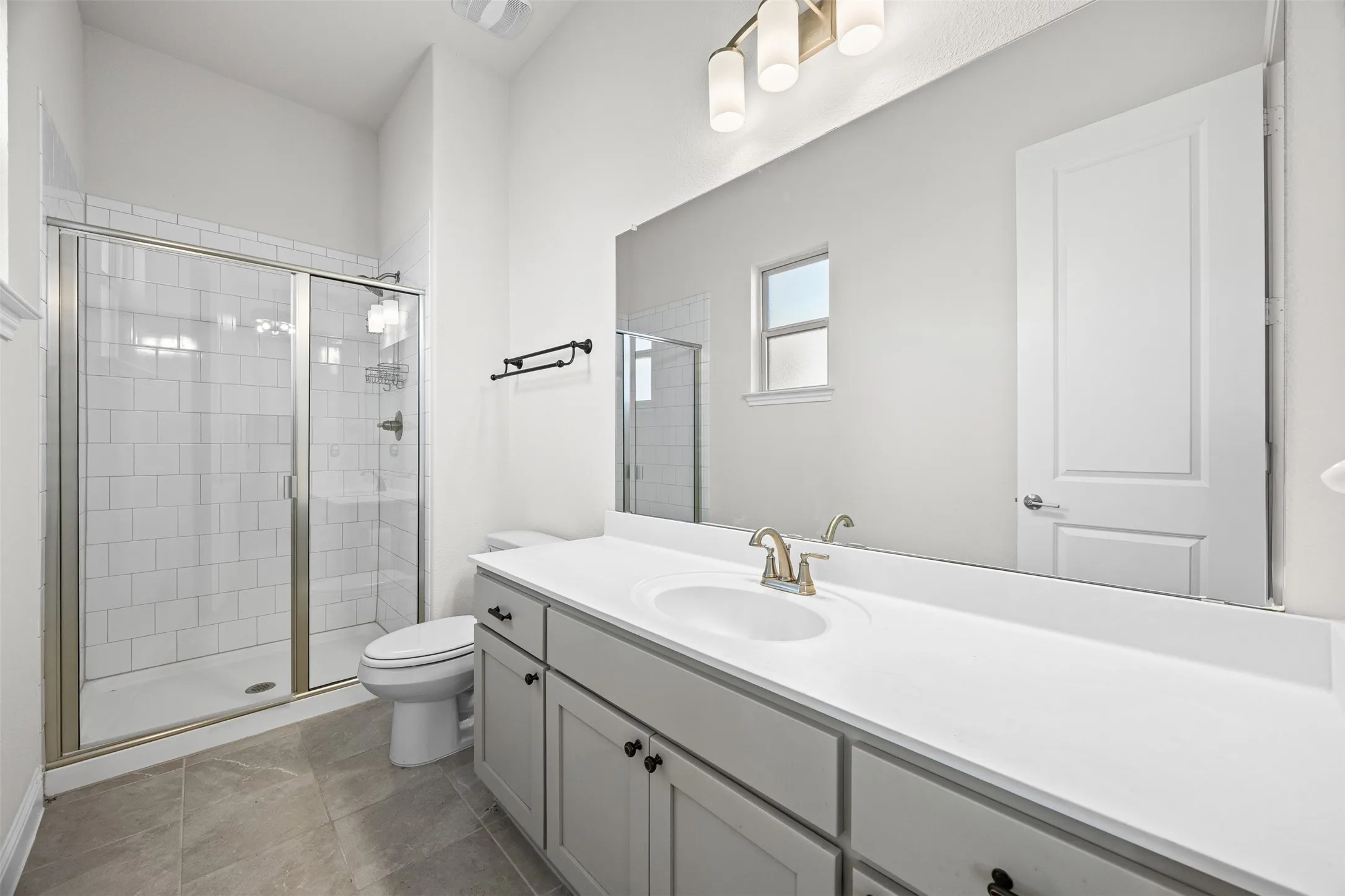 Bedroom 2 ensuite