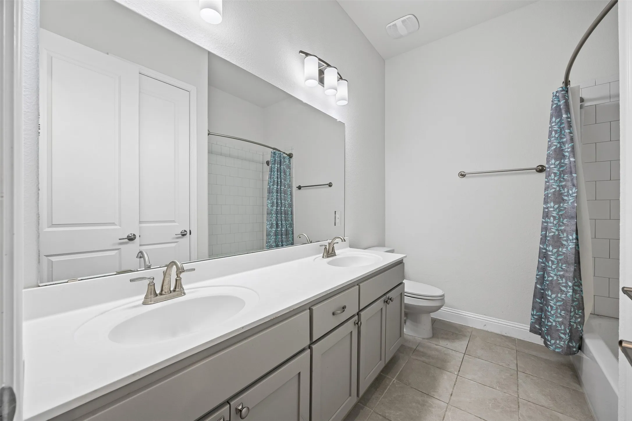 Hall bath with tub and shower combo