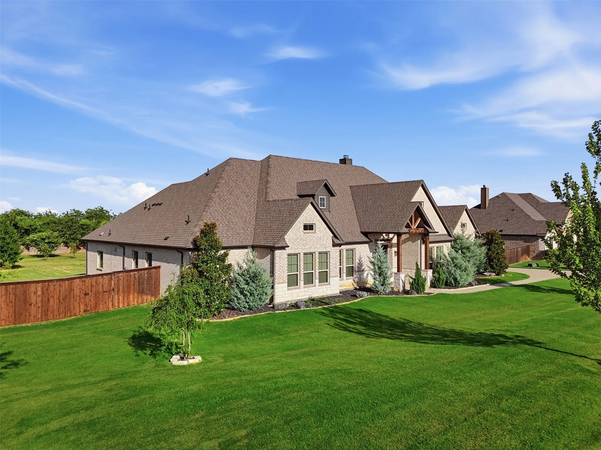 A large 1.034 acre lot!