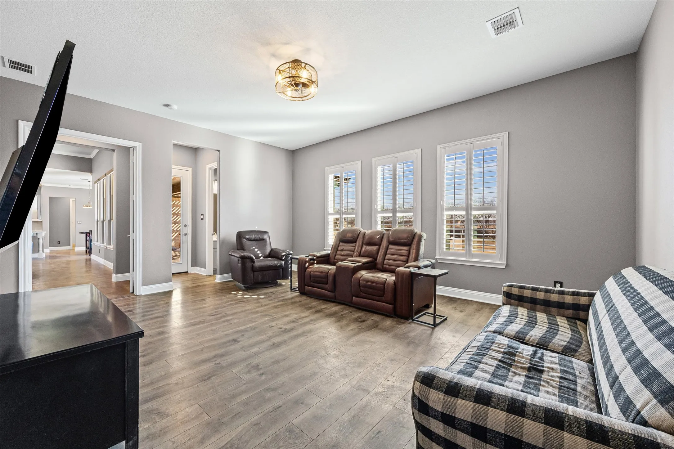 Flex room with view of backyard