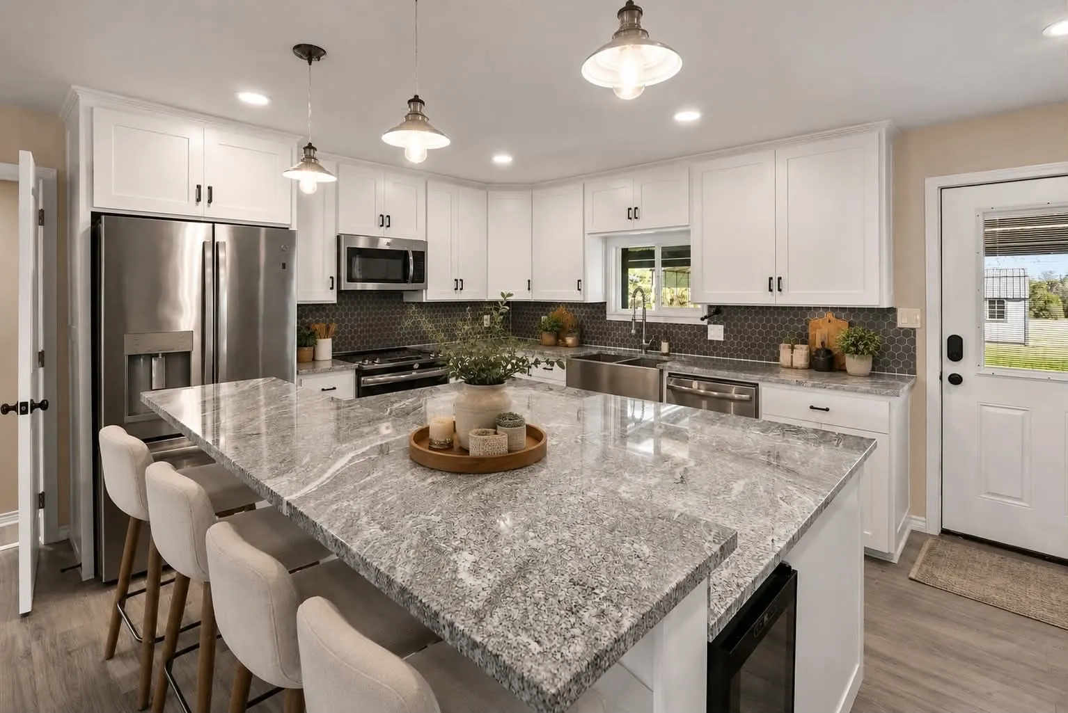 Single Family Residence For Sale in Parker County , 170 High Ridge Drive, Azle, Texas 76020, 5 Bedroom, 3 Bathroom, Garage spaces, 2,240 Sqft, built in 1981, mls#21162999, Real Estate Agent in Azle, Homes For Sale in Parker county, Homes For Sale in Azle, Realtor in Azle Texas, Real Estate Brokerage Independent Realty Texas, Luminita Cordes Realtor