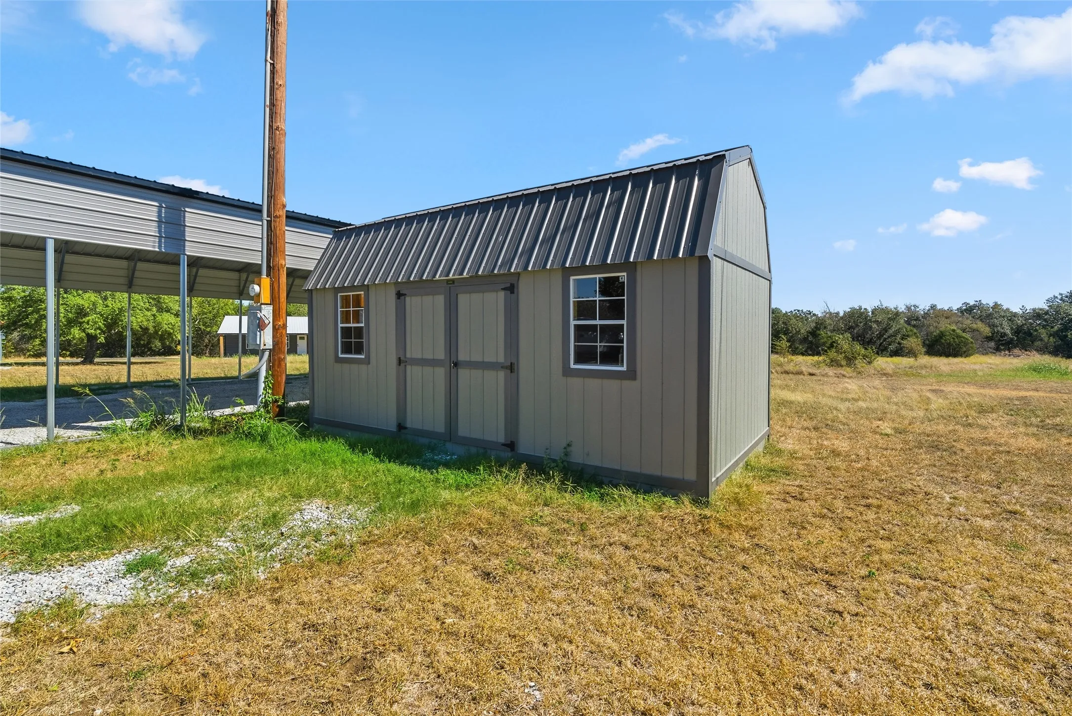 Single Family Residence For Sale in Parker County , 170 High Ridge Drive, Azle, Texas 76020, 5 Bedroom, 3 Bathroom, Garage spaces, 2,240 Sqft, built in 1981, mls#21162999, Real Estate Agent in Azle, Homes For Sale in Parker county, Homes For Sale in Azle, Realtor in Azle Texas, Real Estate Brokerage Independent Realty Texas, Luminita Cordes Realtor
