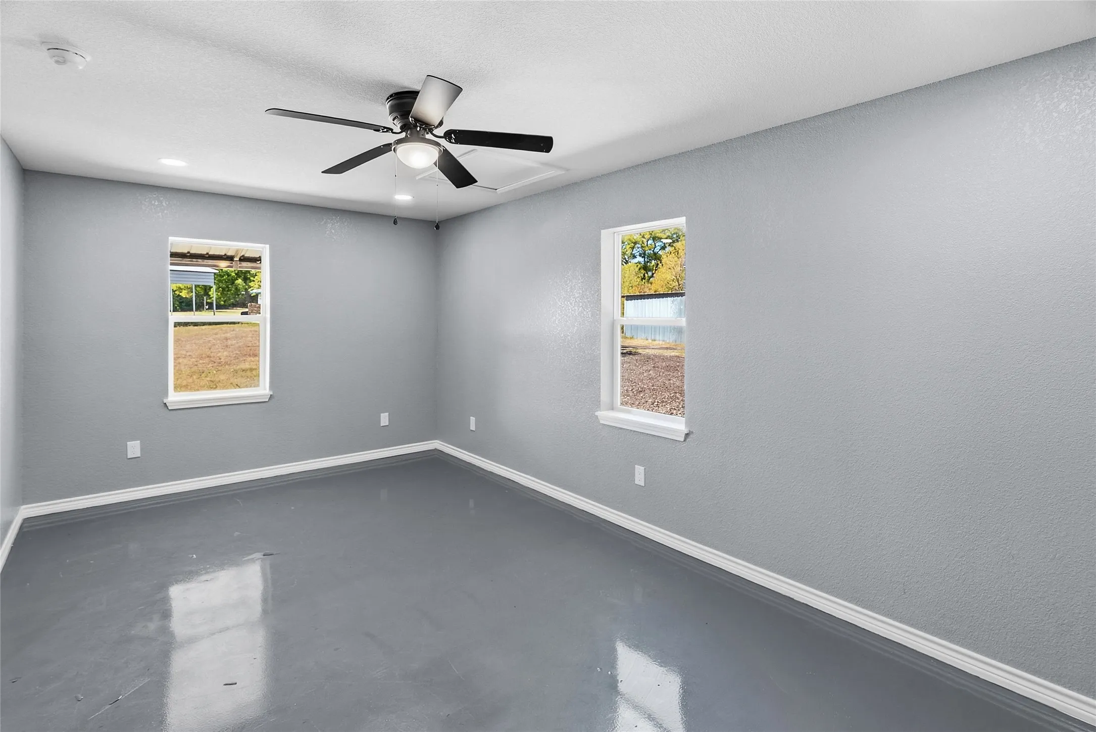 Single Family Residence For Sale in Parker County , 170 High Ridge Drive, Azle, Texas 76020, 5 Bedroom, 3 Bathroom, Garage spaces, 2,240 Sqft, built in 1981, mls#21162999, Real Estate Agent in Azle, Homes For Sale in Parker county, Homes For Sale in Azle, Realtor in Azle Texas, Real Estate Brokerage Independent Realty Texas, Luminita Cordes Realtor