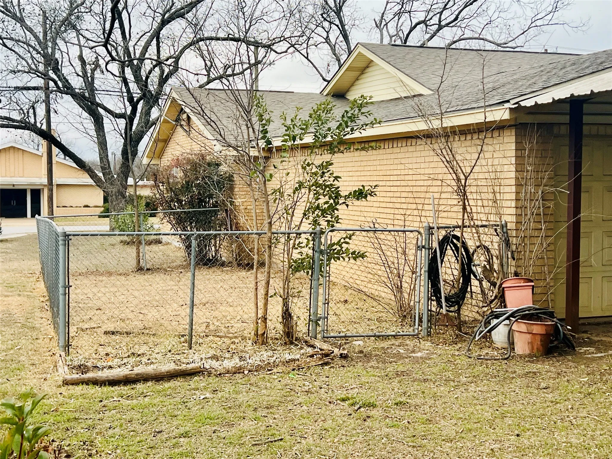 Single Family Residence For Sale in Erath County , 615 N Patrick Street, Dublin, Texas 76446, 4 Bedrooms, 2 Bathrooms, 2 Garage spaces, 2,532 Sqft, built in 1974, Price $299,000, mls#21163004, Real Estate Agent in Dublin, Homes For Sale in Erath county, Homes For Sale in Dublin, Realtor in Dublin Texas, Real Estate Brokerage Independent Realty Texas, Luminita Cordes Realtor