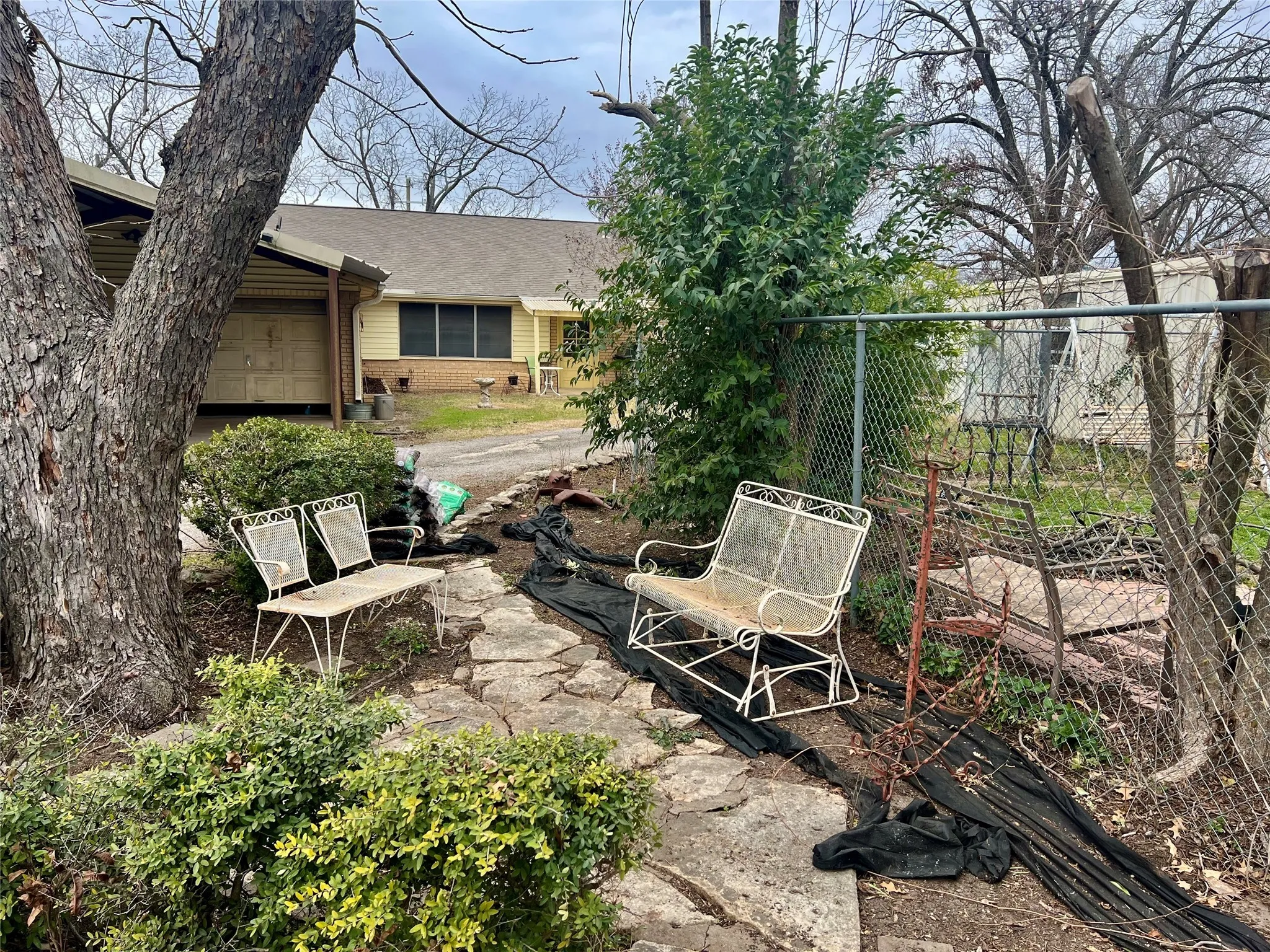 Single Family Residence For Sale in Erath County , 615 N Patrick Street, Dublin, Texas 76446, 4 Bedrooms, 2 Bathrooms, 2 Garage spaces, 2,532 Sqft, built in 1974, Price $299,000, mls#21163004, Real Estate Agent in Dublin, Homes For Sale in Erath county, Homes For Sale in Dublin, Realtor in Dublin Texas, Real Estate Brokerage Independent Realty Texas, Luminita Cordes Realtor