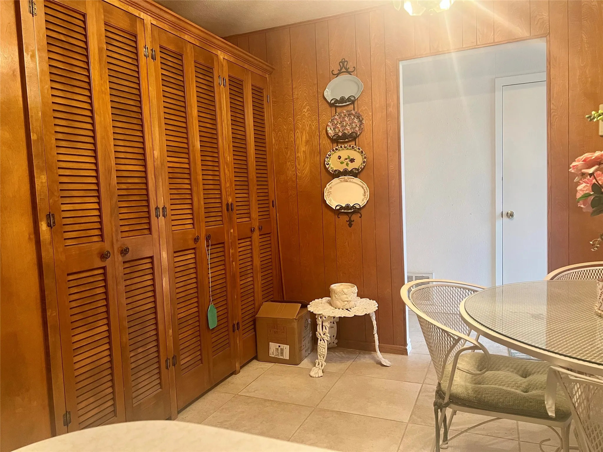 Single Family Residence For Sale in Erath County , 615 N Patrick Street, Dublin, Texas 76446, 4 Bedrooms, 2 Bathrooms, 2 Garage spaces, 2,532 Sqft, built in 1974, Price $299,000, mls#21163004, Real Estate Agent in Dublin, Homes For Sale in Erath county, Homes For Sale in Dublin, Realtor in Dublin Texas, Real Estate Brokerage Independent Realty Texas, Luminita Cordes Realtor