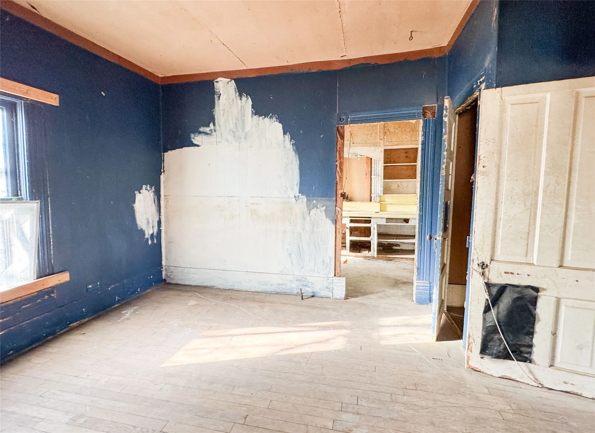 Single Family Residence For Sale in Eastland County , 306 W 3rd Street, Cisco, Texas 76437, 3 Bedroom, 2 Bathroom, Garage spaces, 1,246 Sqft, built in 1920, Preowned, mls#21163014, Real Estate Agent in Cisco, Homes For Sale in Eastland county, Homes For Sale in Cisco, Realtor in Cisco Texas, Real Estate Brokerage Independent Realty Texas, Luminita Cordes Realtor