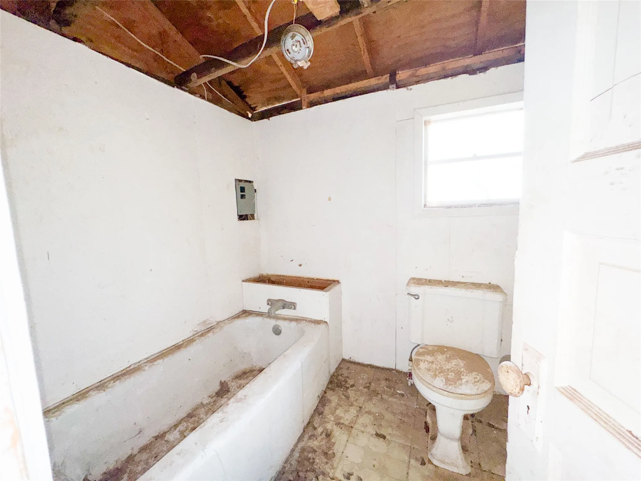 Single Family Residence For Sale in Eastland County , 306 W 3rd Street, Cisco, Texas 76437, 3 Bedroom, 2 Bathroom, Garage spaces, 1,246 Sqft, built in 1920, Preowned, mls#21163014, Real Estate Agent in Cisco, Homes For Sale in Eastland county, Homes For Sale in Cisco, Realtor in Cisco Texas, Real Estate Brokerage Independent Realty Texas, Luminita Cordes Realtor