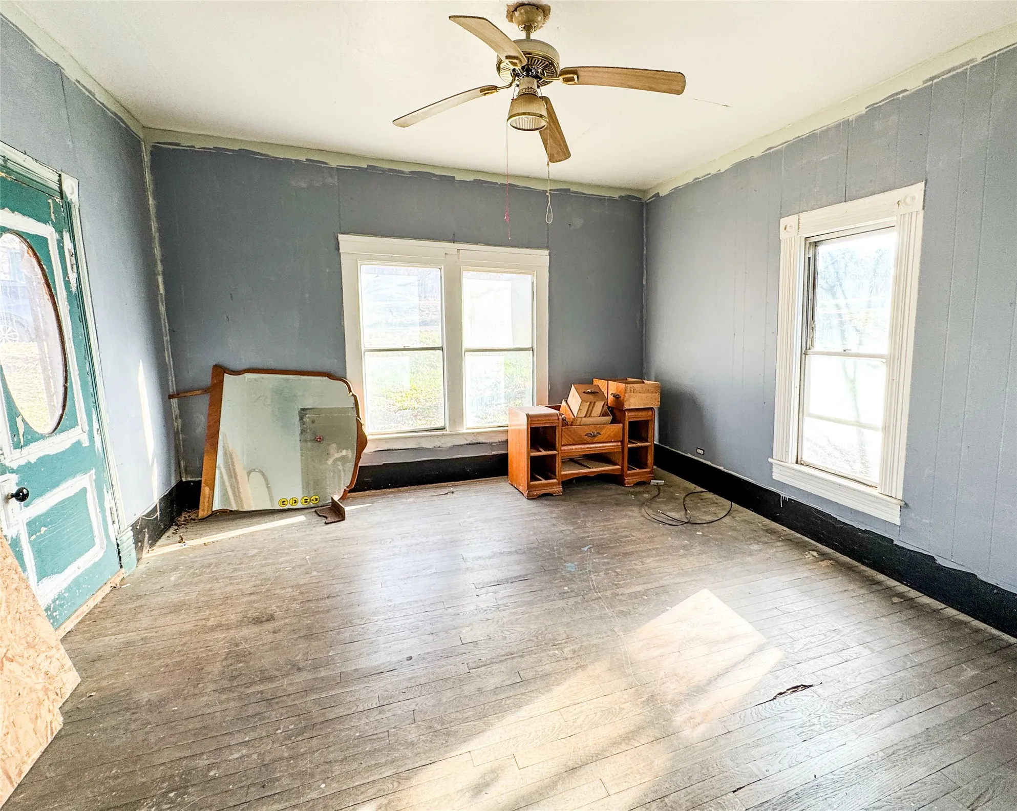 Single Family Residence For Sale in Eastland County , 306 W 3rd Street, Cisco, Texas 76437, 3 Bedroom, 2 Bathroom, Garage spaces, 1,246 Sqft, built in 1920, Preowned, mls#21163014, Real Estate Agent in Cisco, Homes For Sale in Eastland county, Homes For Sale in Cisco, Realtor in Cisco Texas, Real Estate Brokerage Independent Realty Texas, Luminita Cordes Realtor