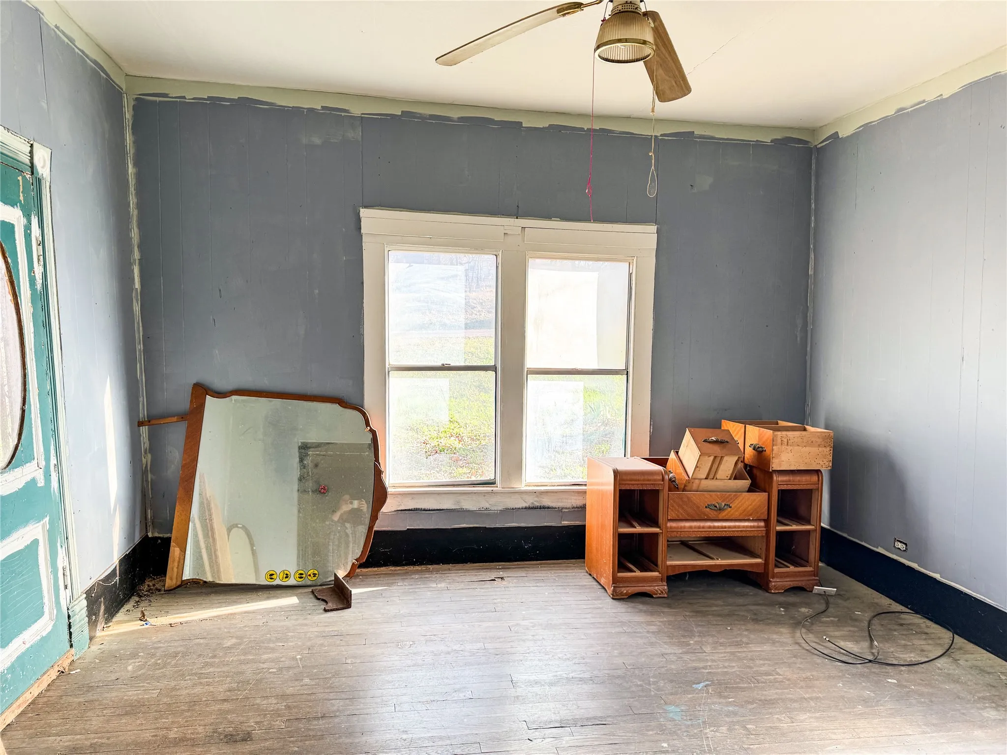 Single Family Residence For Sale in Eastland County , 306 W 3rd Street, Cisco, Texas 76437, 3 Bedroom, 2 Bathroom, Garage spaces, 1,246 Sqft, built in 1920, Preowned, mls#21163014, Real Estate Agent in Cisco, Homes For Sale in Eastland county, Homes For Sale in Cisco, Realtor in Cisco Texas, Real Estate Brokerage Independent Realty Texas, Luminita Cordes Realtor
